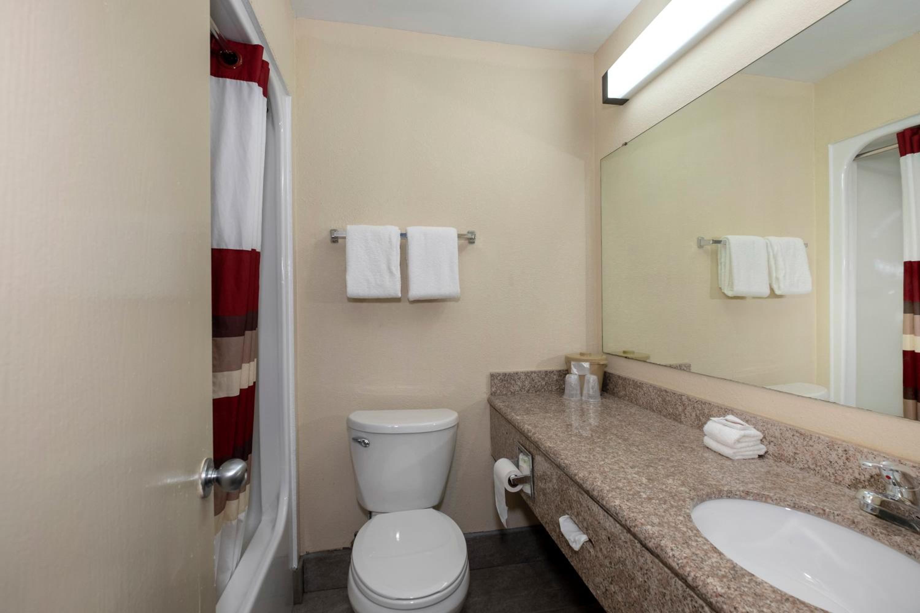 Deluxe Double Room with Two Double Beds Non-Smoking - Photo 2