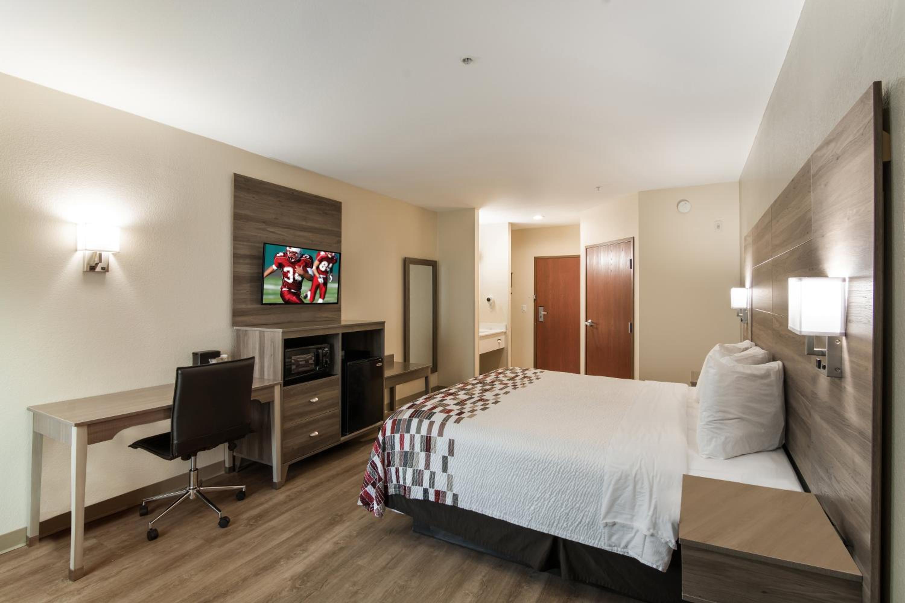 Superior King Room - Non-Smoking - Photo 4