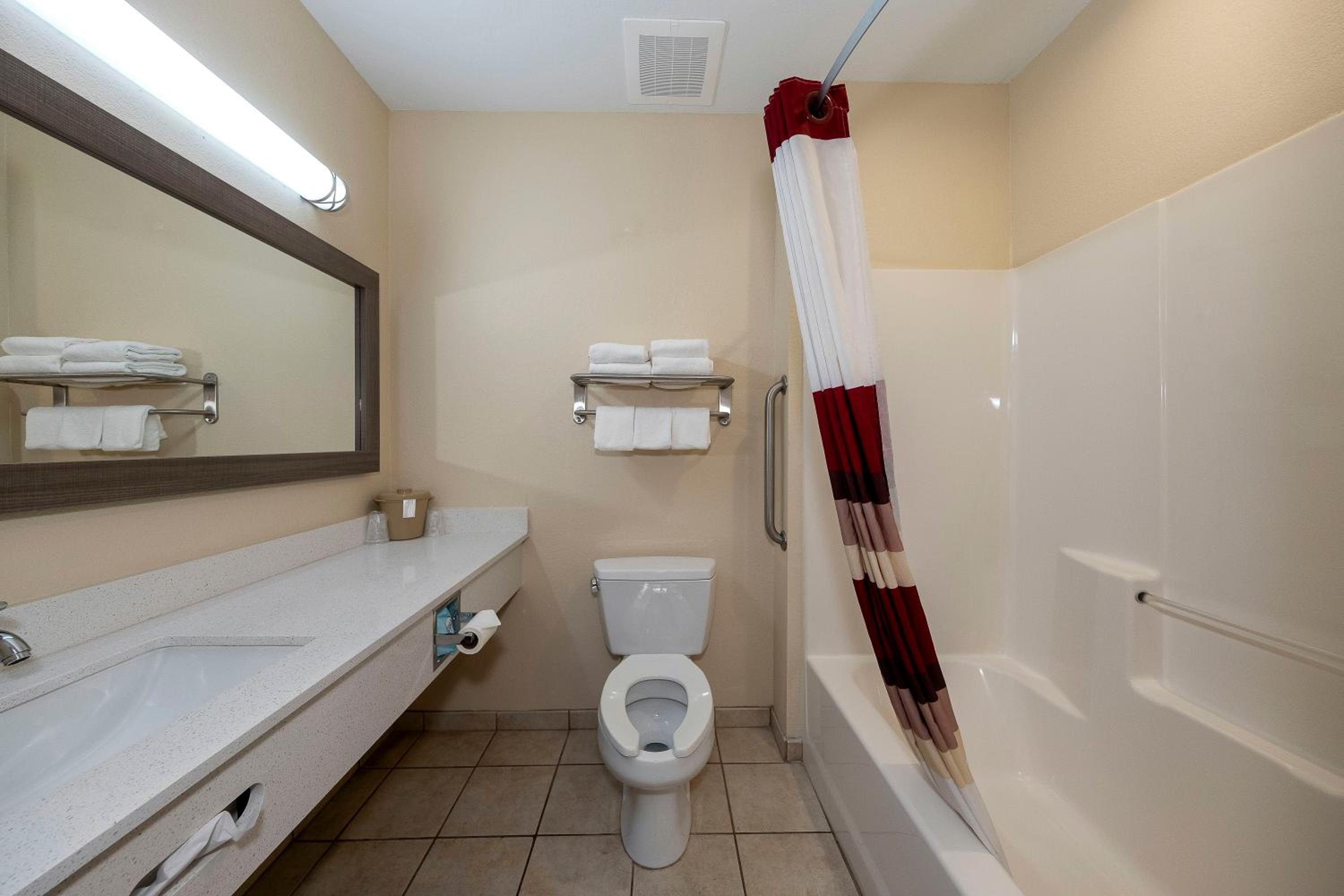 Deluxe King Room with Kitchen - Non-Smoking - Photo 7