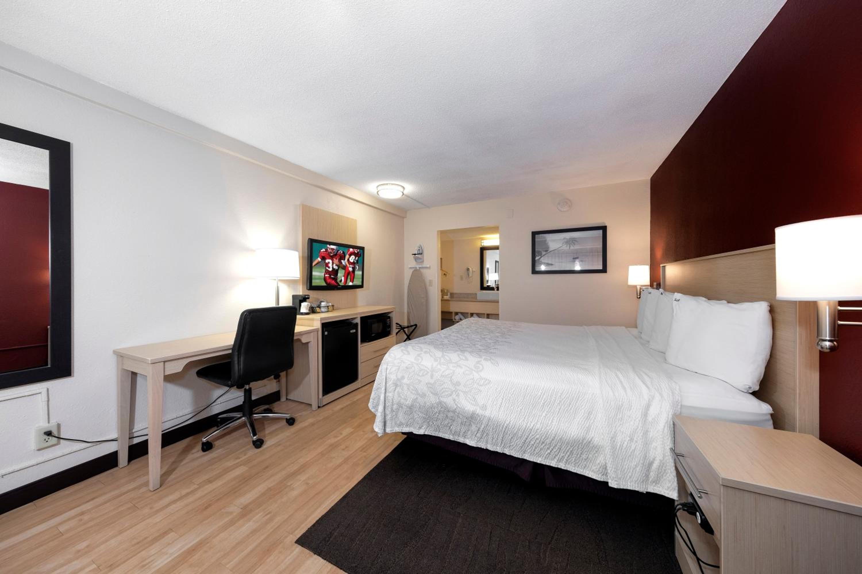 Superior King Room Smoke Free - Photo 8