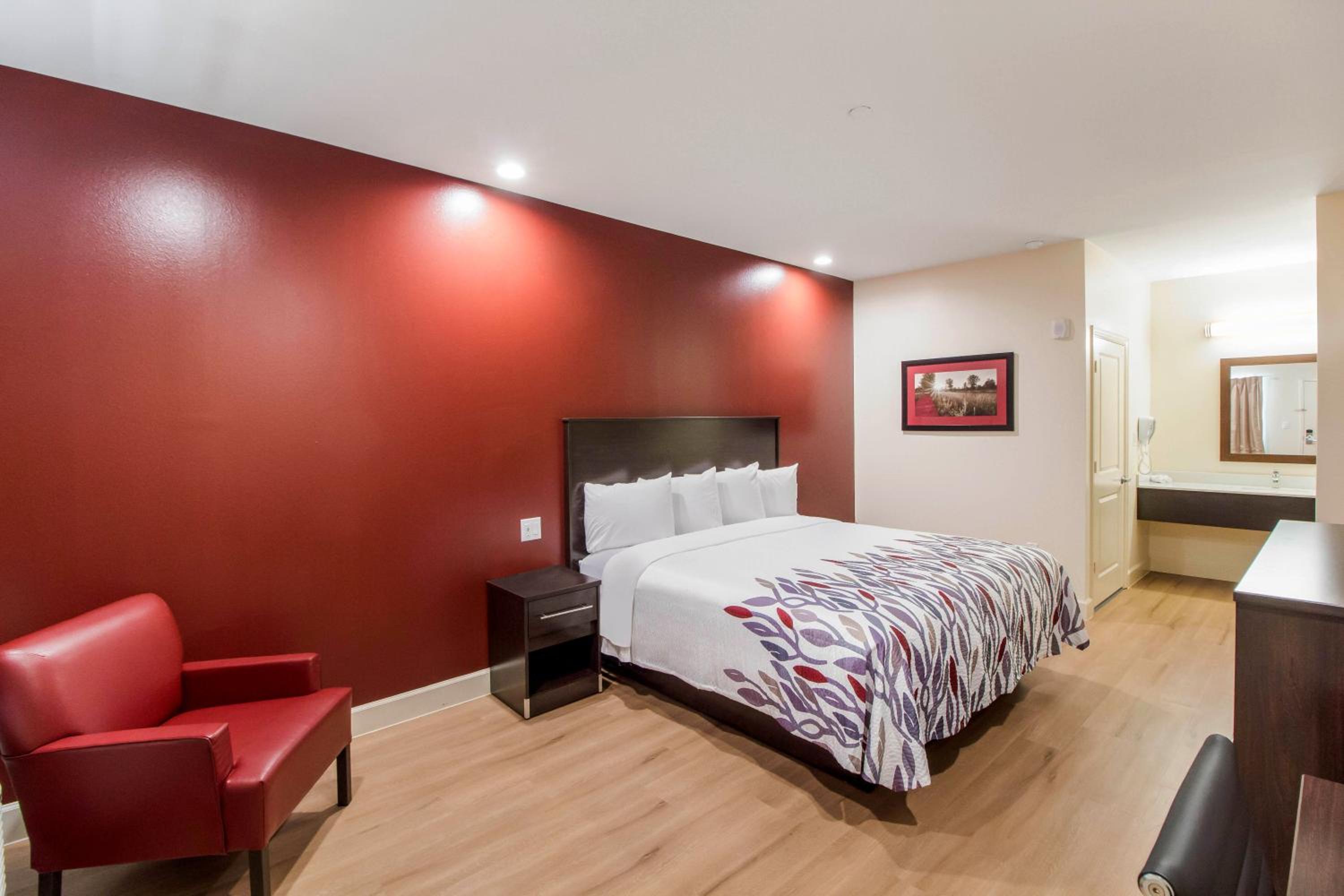 Deluxe King Room Smoke Free - Photo 2