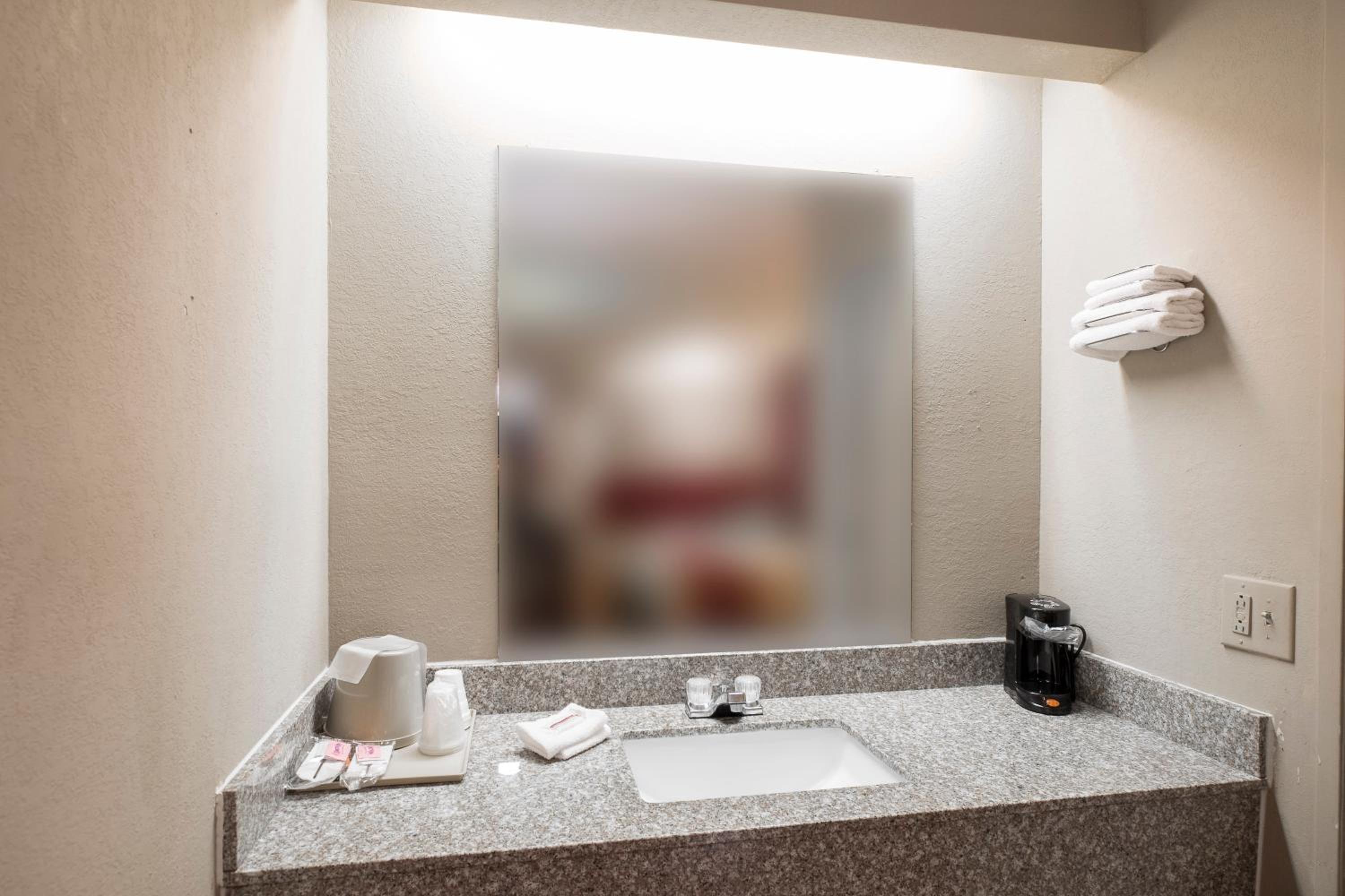 Deluxe Room with Two Double Beds Non-Smoking - Photo 8