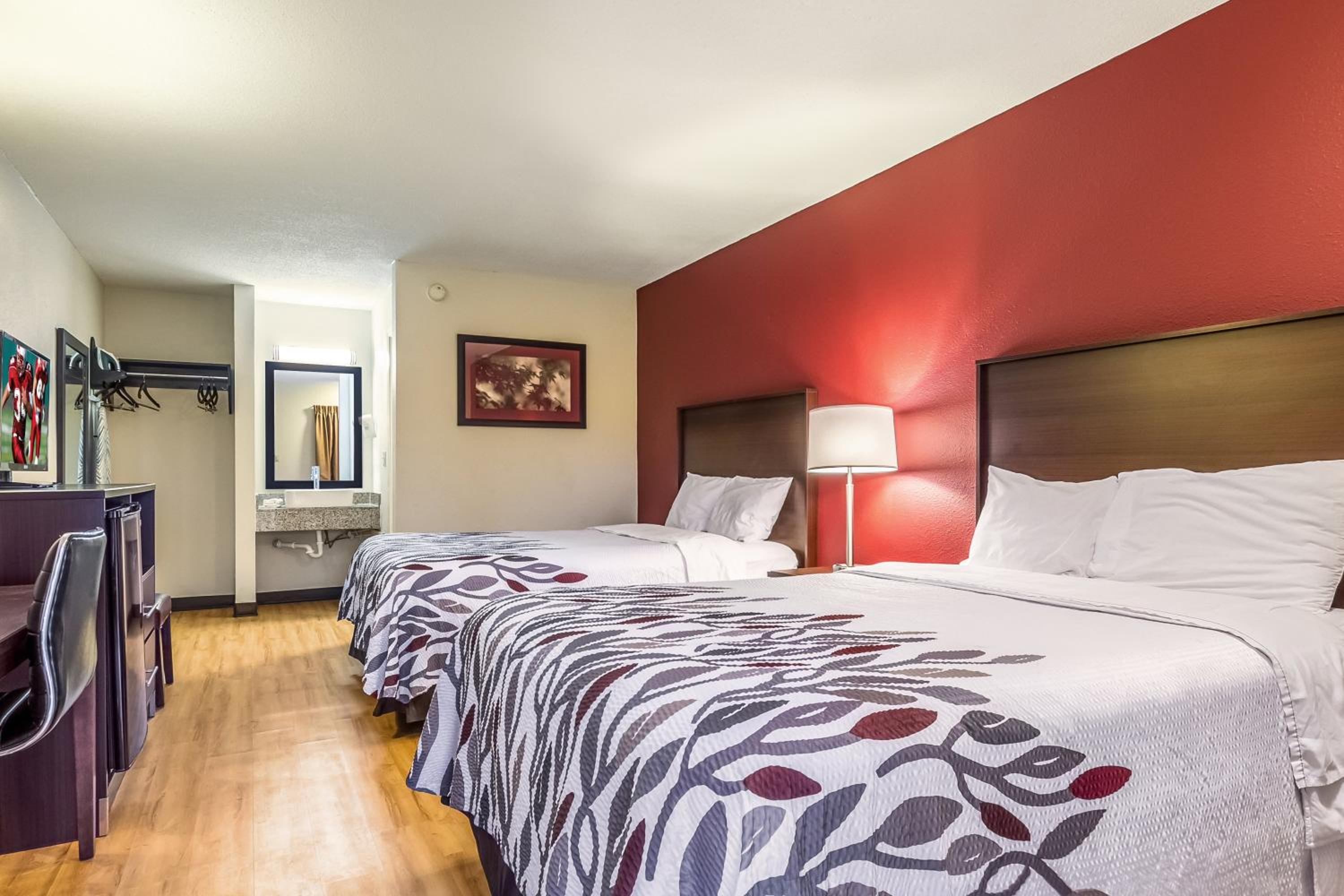 Deluxe Room with Two Double Beds Non-Smoking - Photo 1