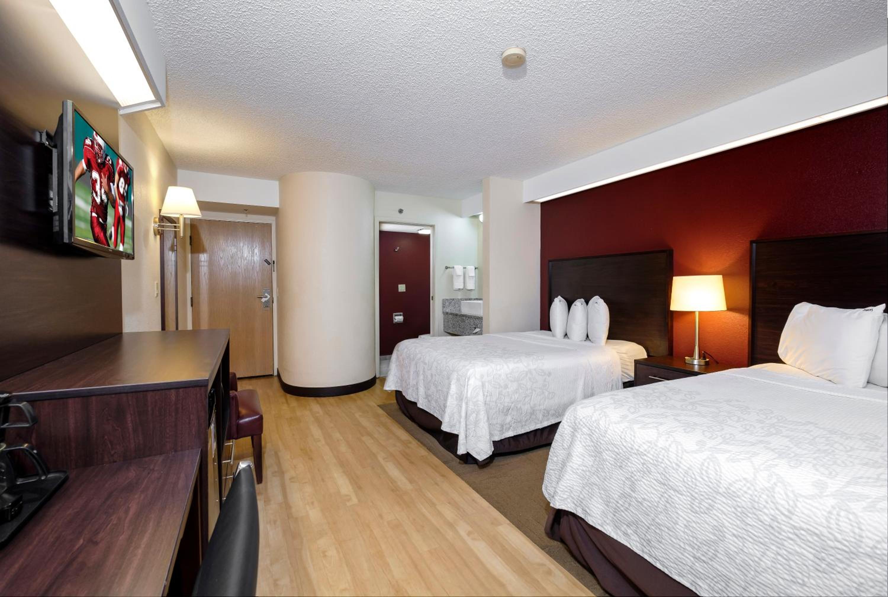 Deluxe Double Room with Two Double Beds Smoke Free - Photo 4