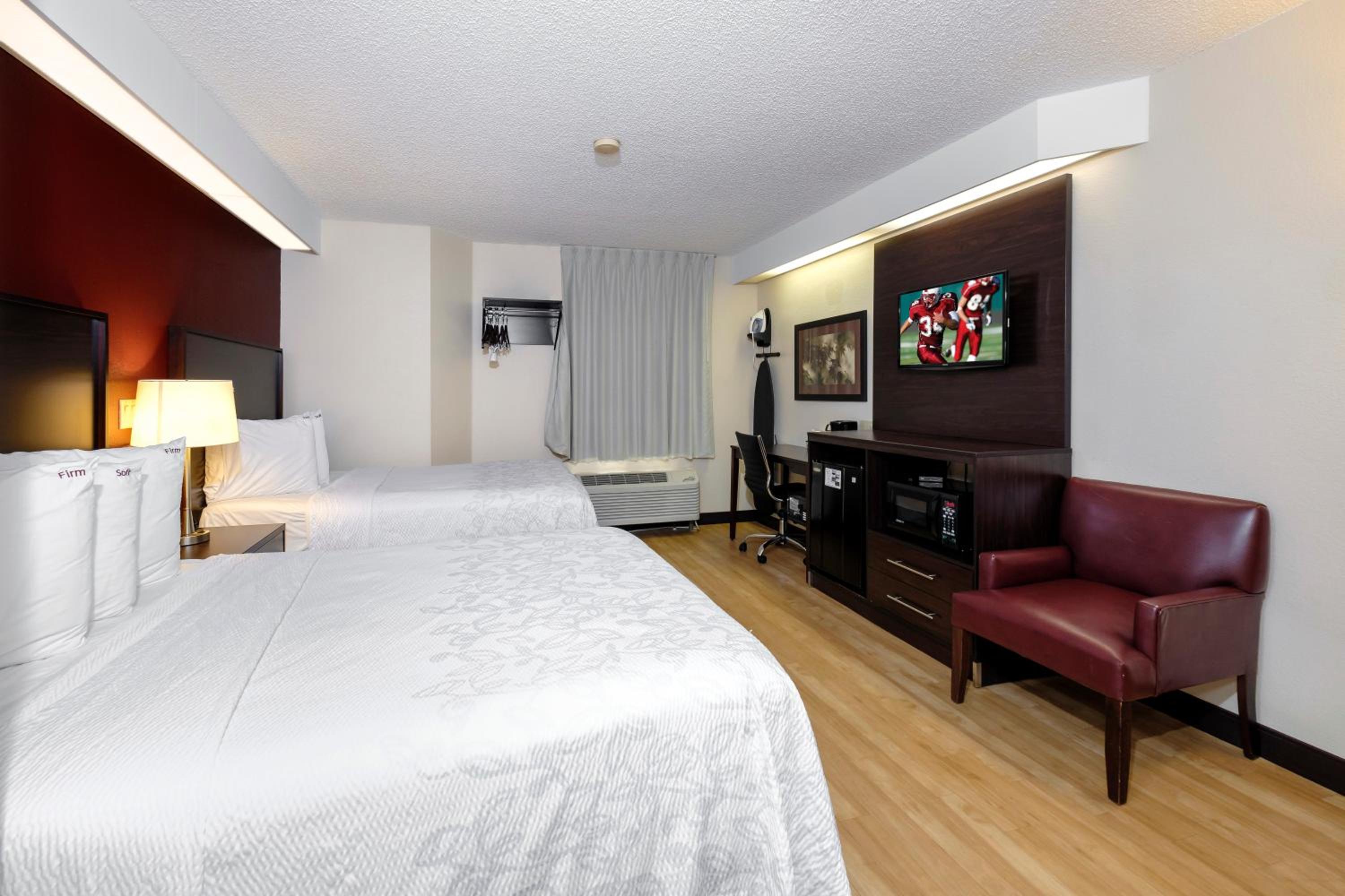 Deluxe Double Room with Two Double Beds Smoke Free - Photo 3