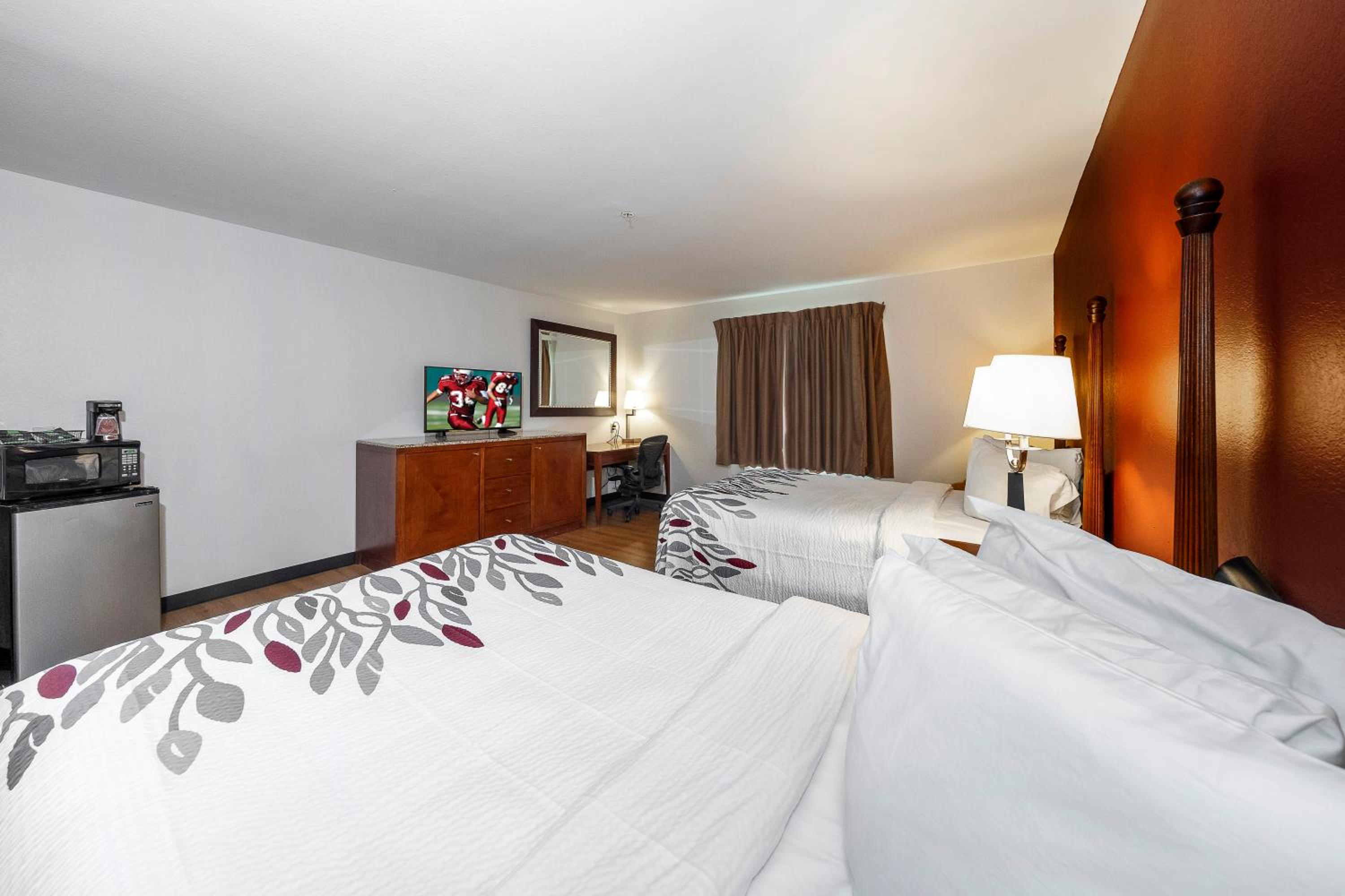 Deluxe Room with Two Double Beds Smoking photo 2