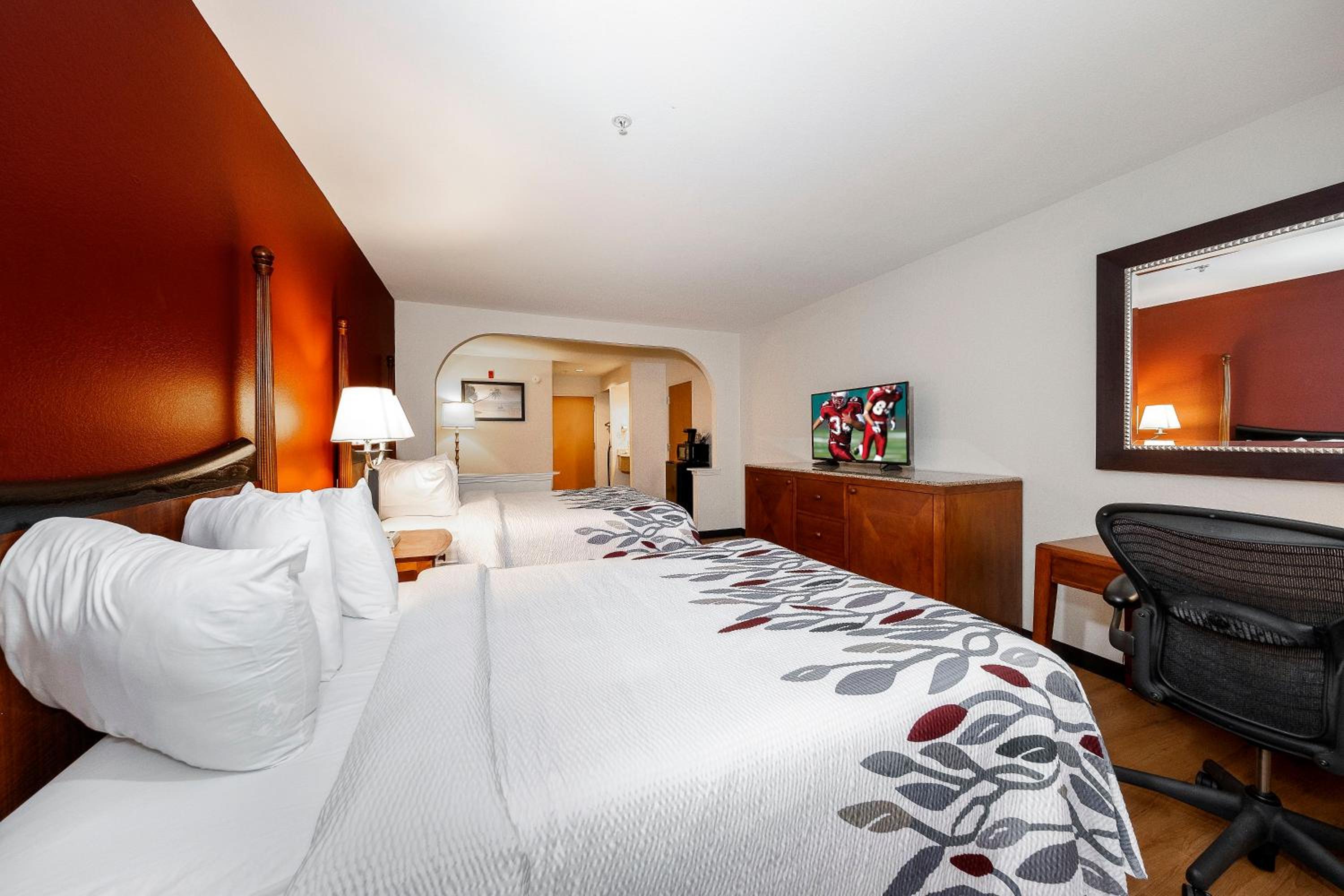 Deluxe Room with Two Double Beds Disability Access Smoking photo 1