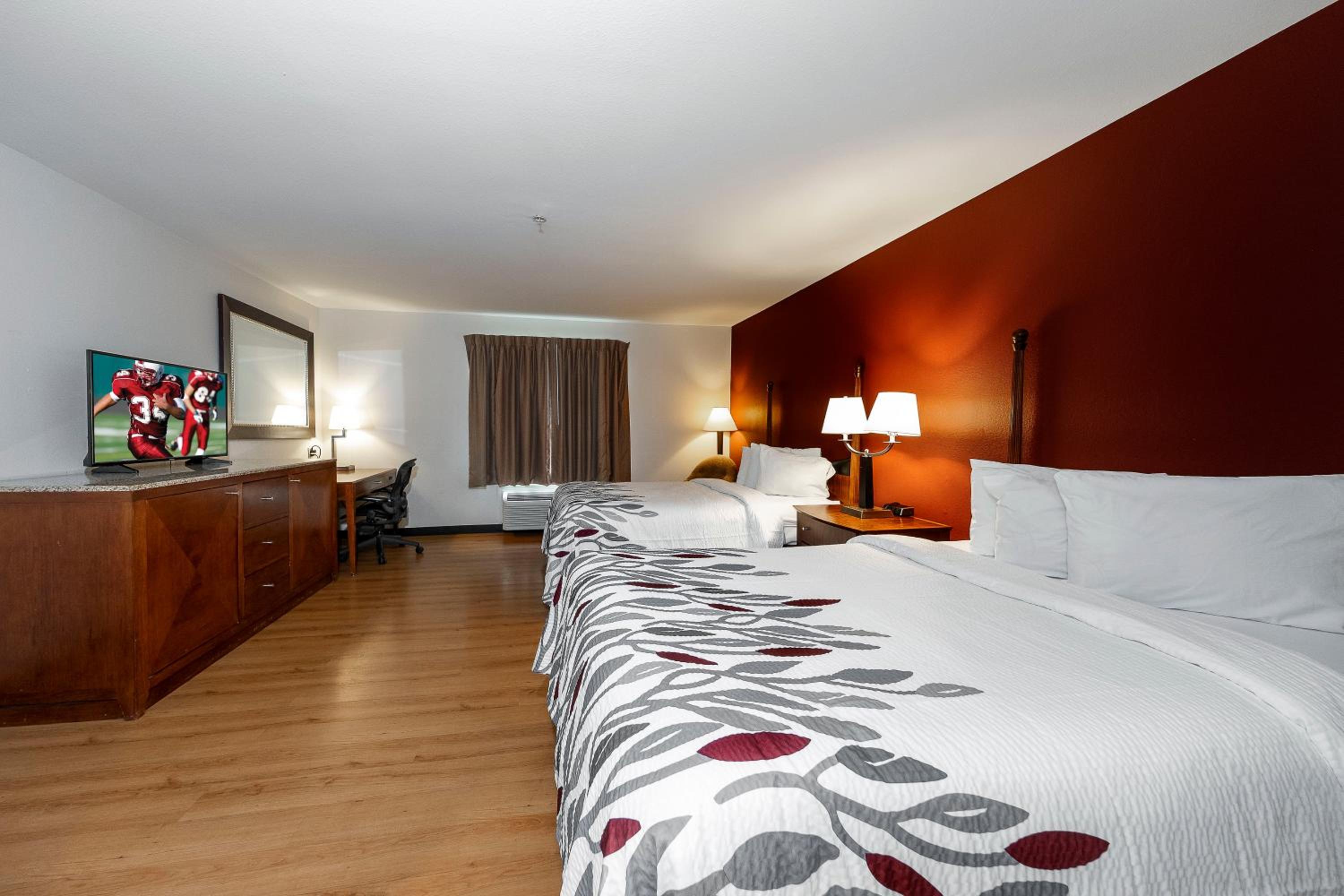 Deluxe Room with Two Double Beds Non-Smoking photo 3