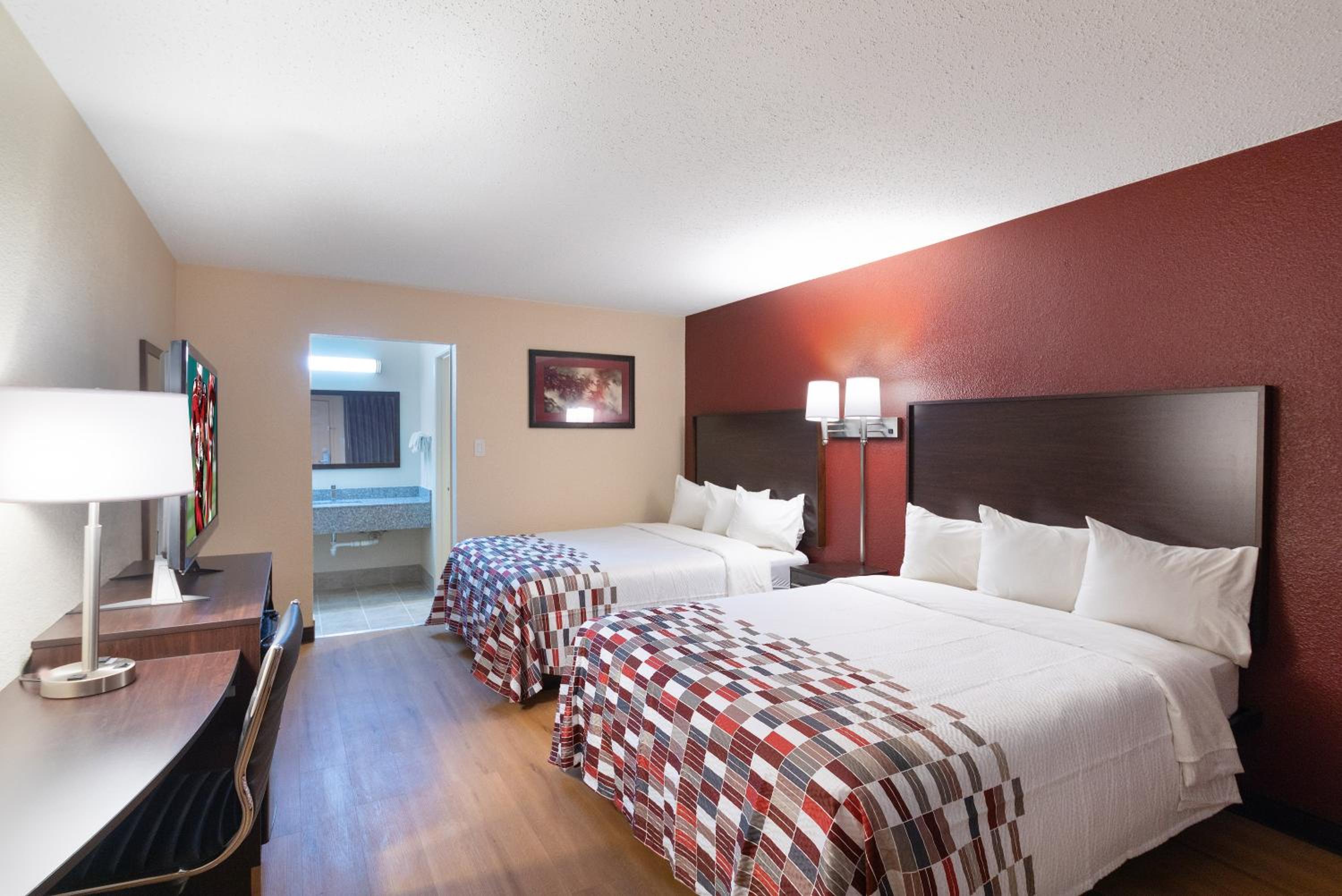 Deluxe Queen Room with Two Queen Beds - Disability Access / Non-Smoking photo 1