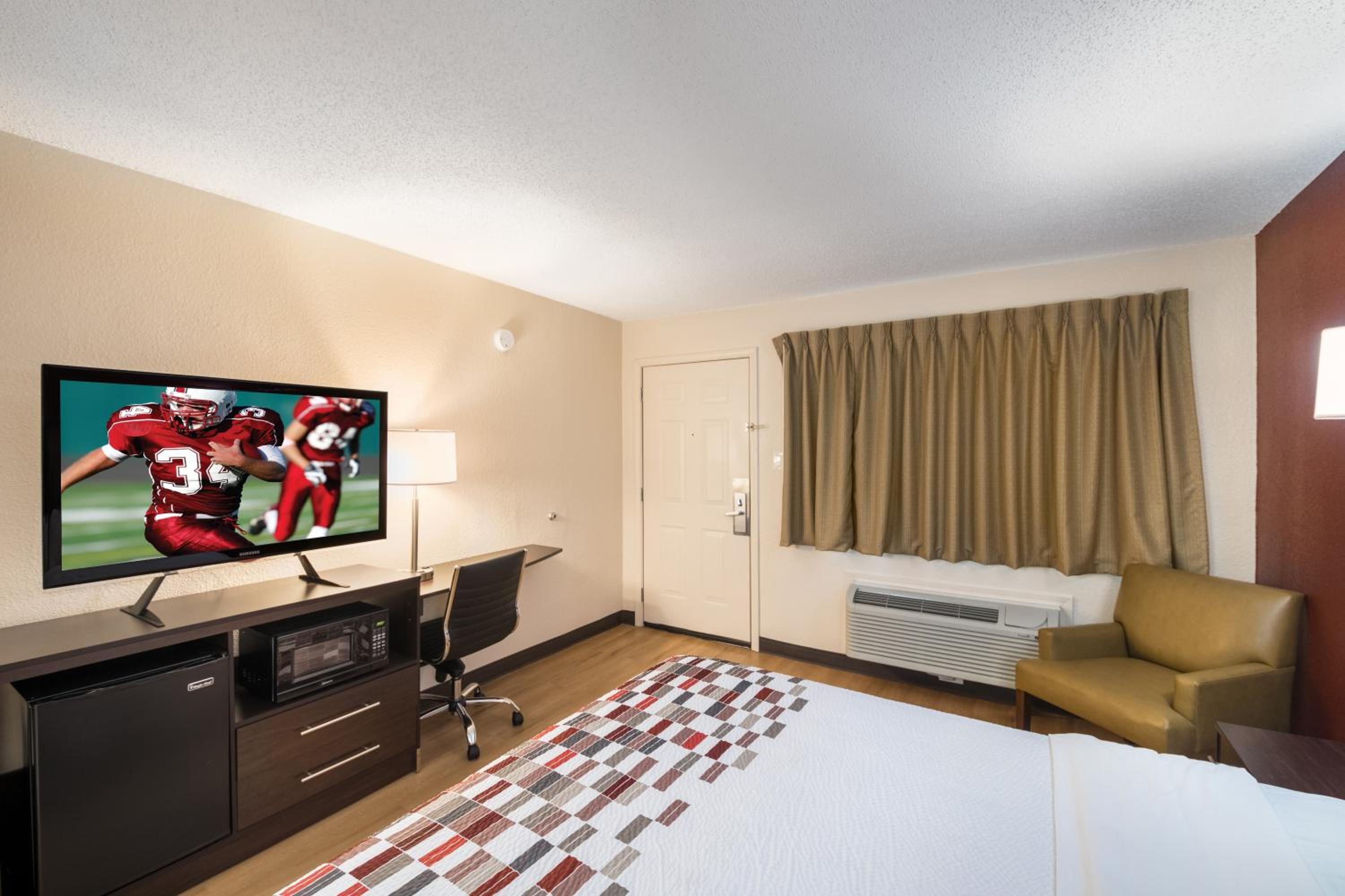 Deluxe King Room - Non-Smoking photo 2
