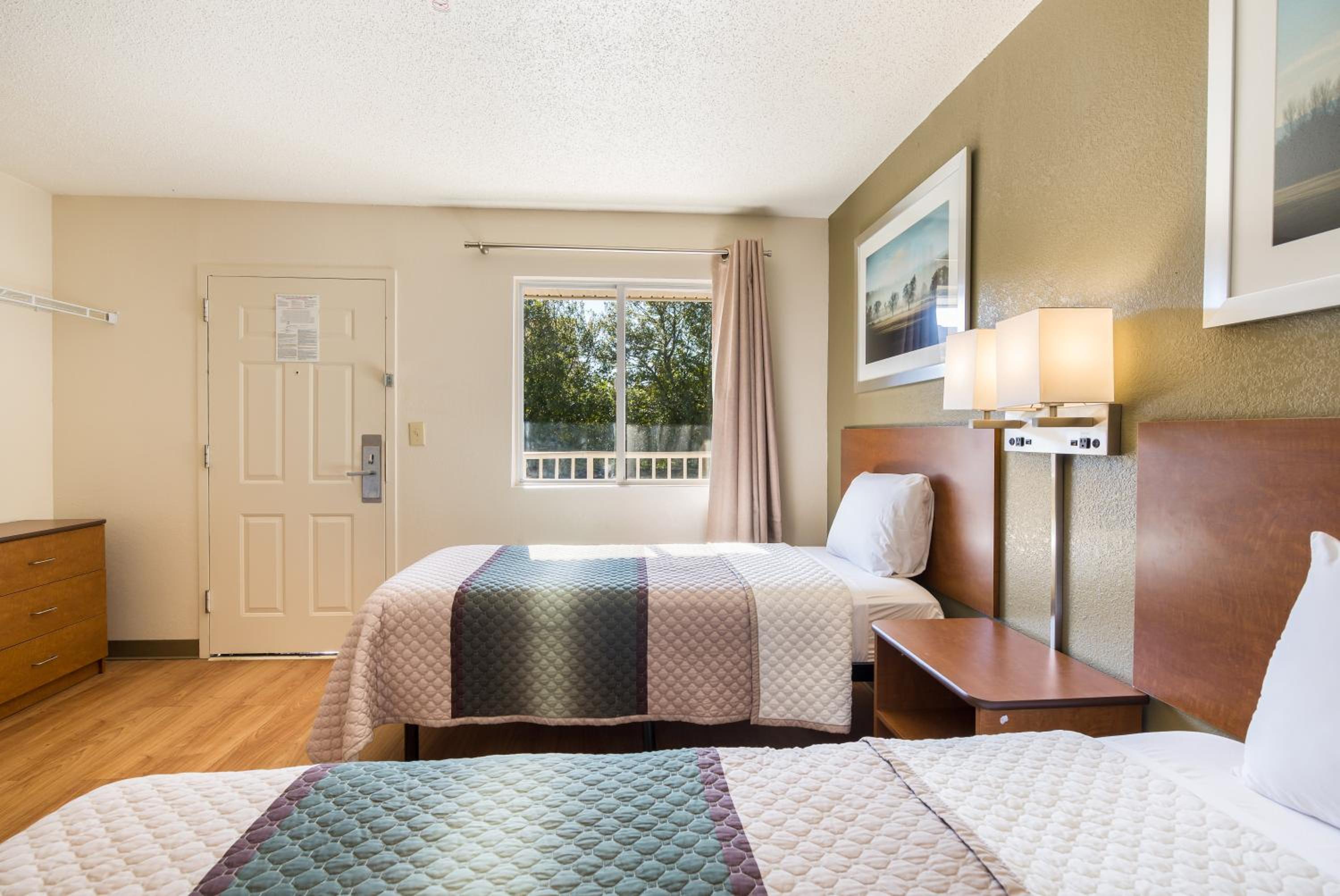 Studio Room with Two Twin Beds Non-Smoking  - Photo 6
