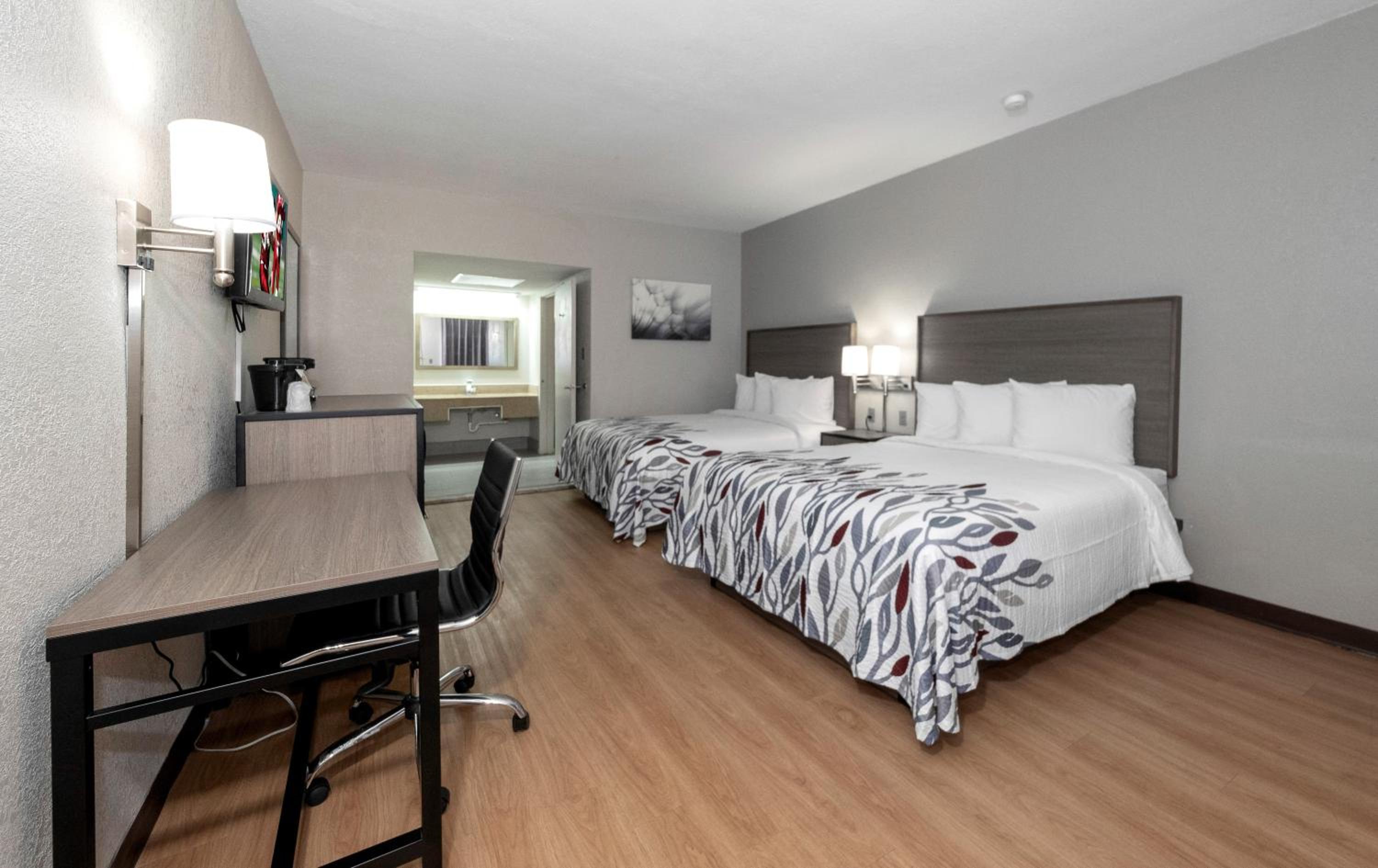 Deluxe Double Room with Two Double Beds - Disability Access/ Non-Smoking photo 1