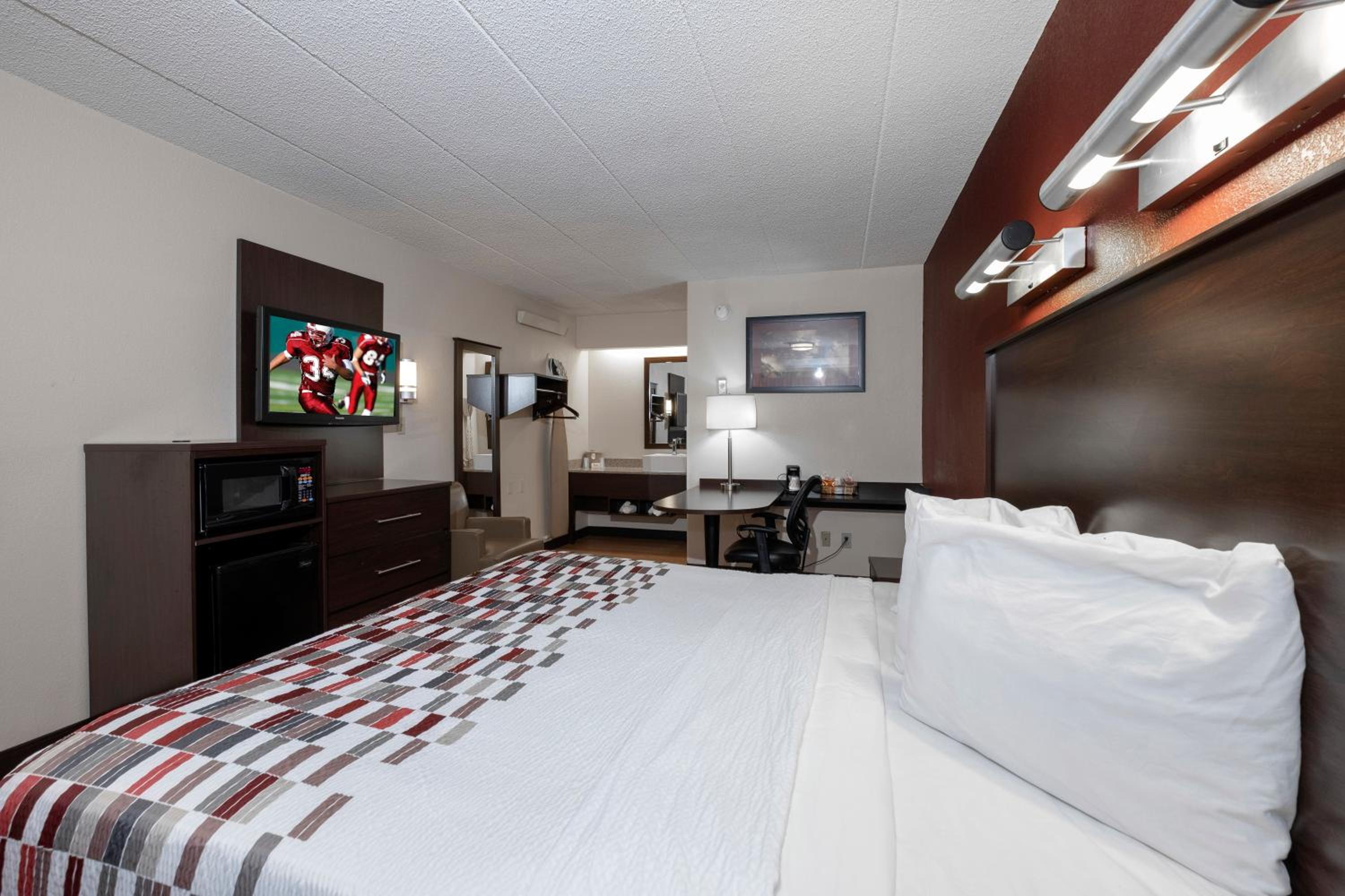 Superior King Room Smoke Free photo 2
