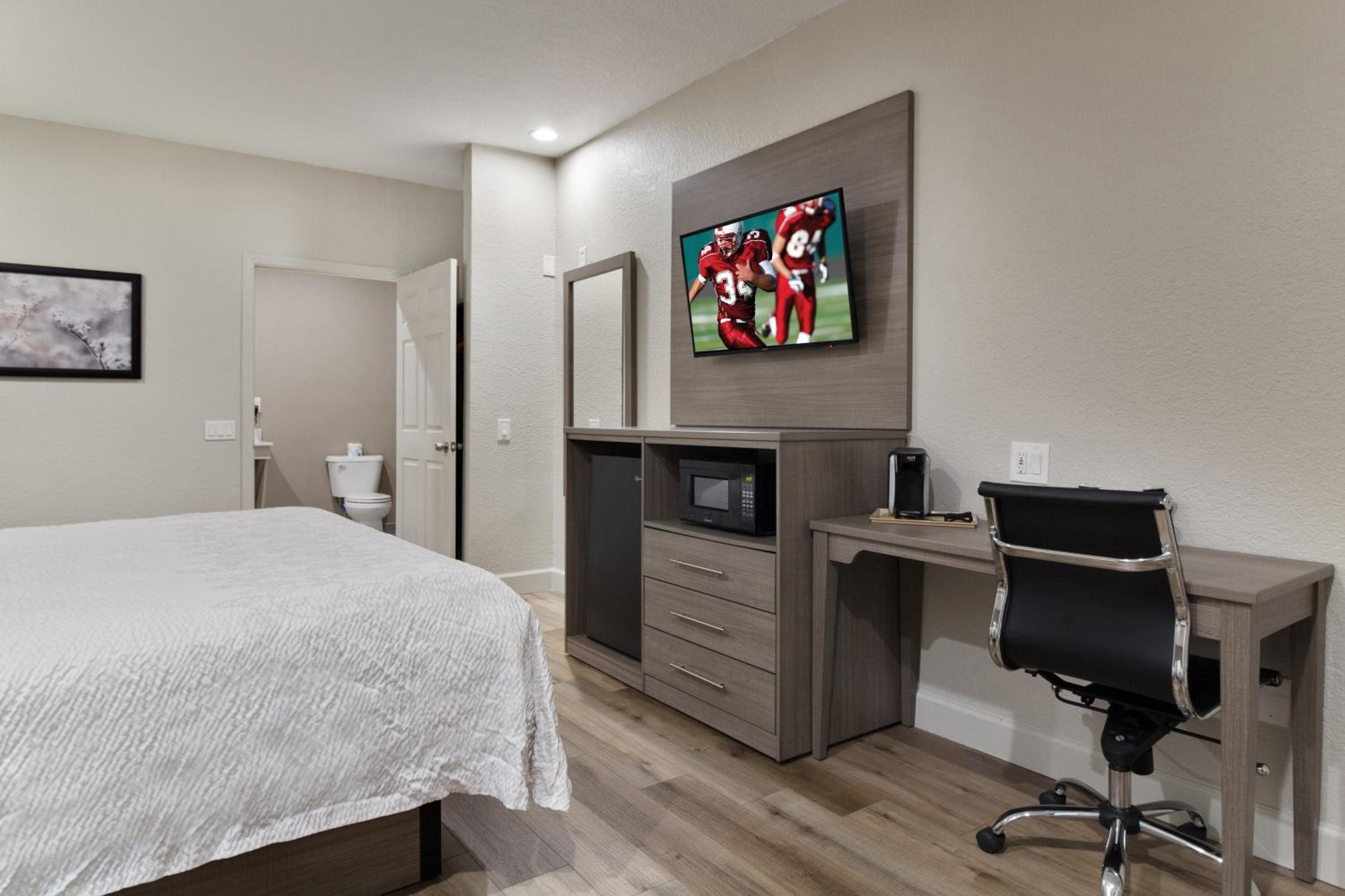 Superior King Room - Disability Access/Smoke Free - Photo 2