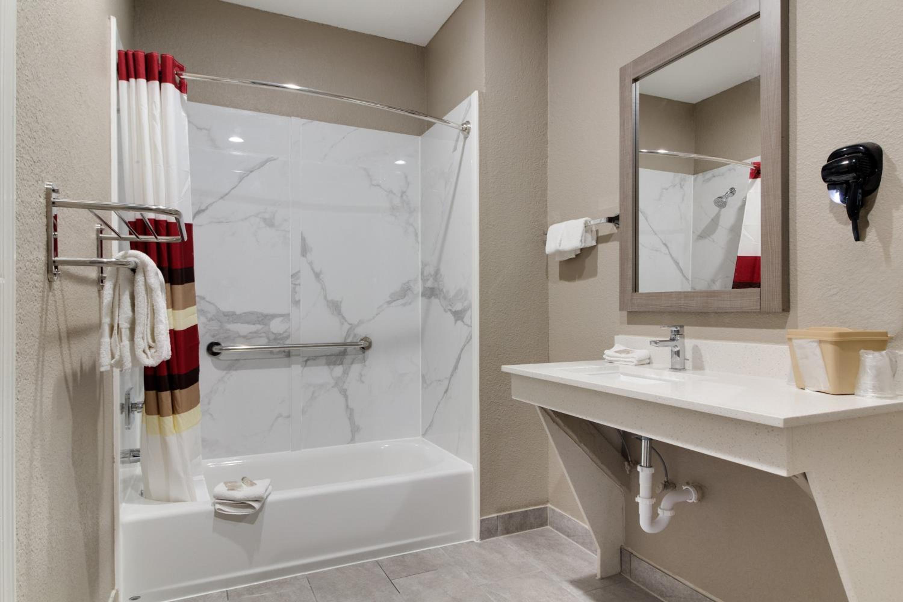 Superior King Room - Disability Access/Smoke Free - Photo 3