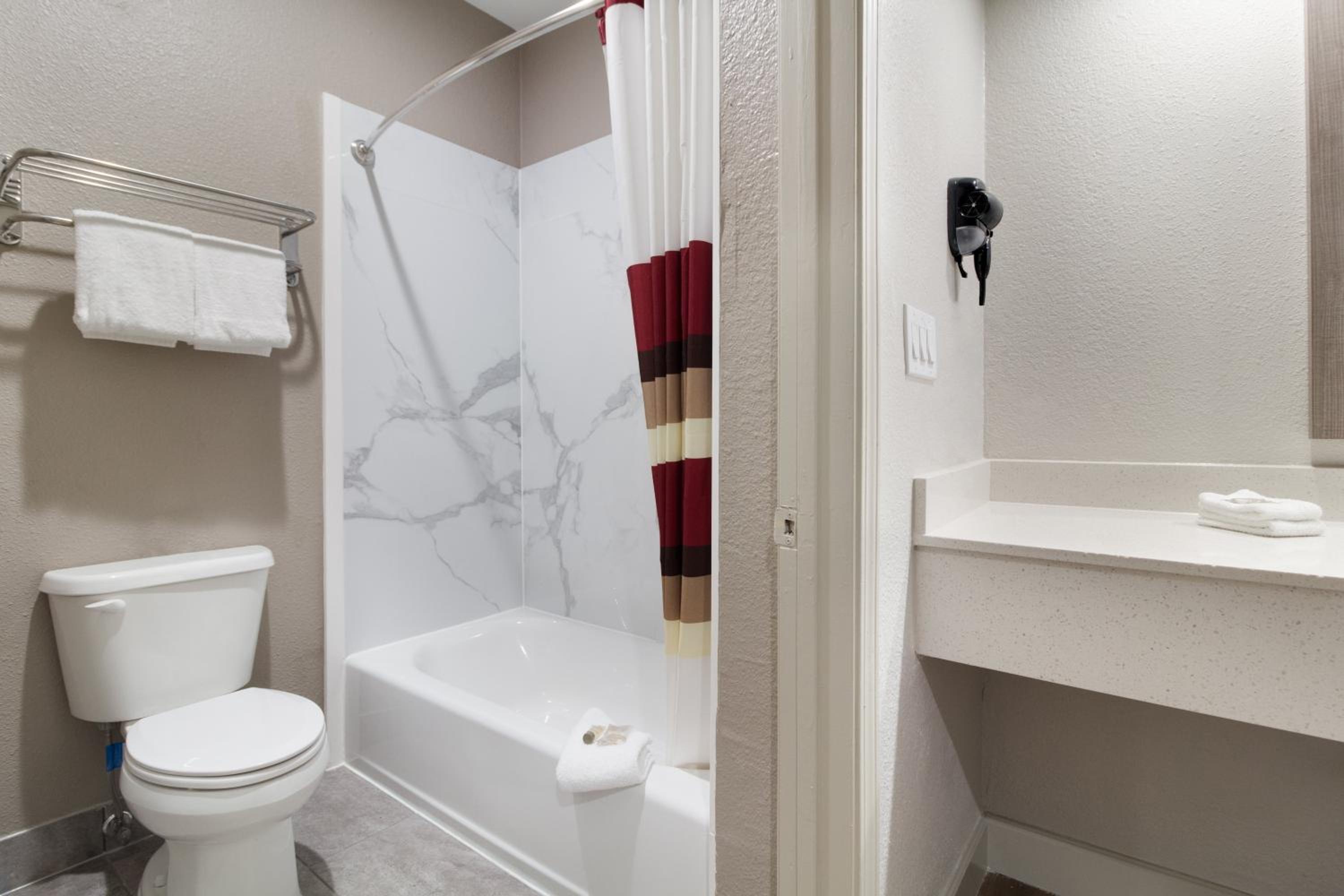 Premium King Room Smoke Free - Photo 6