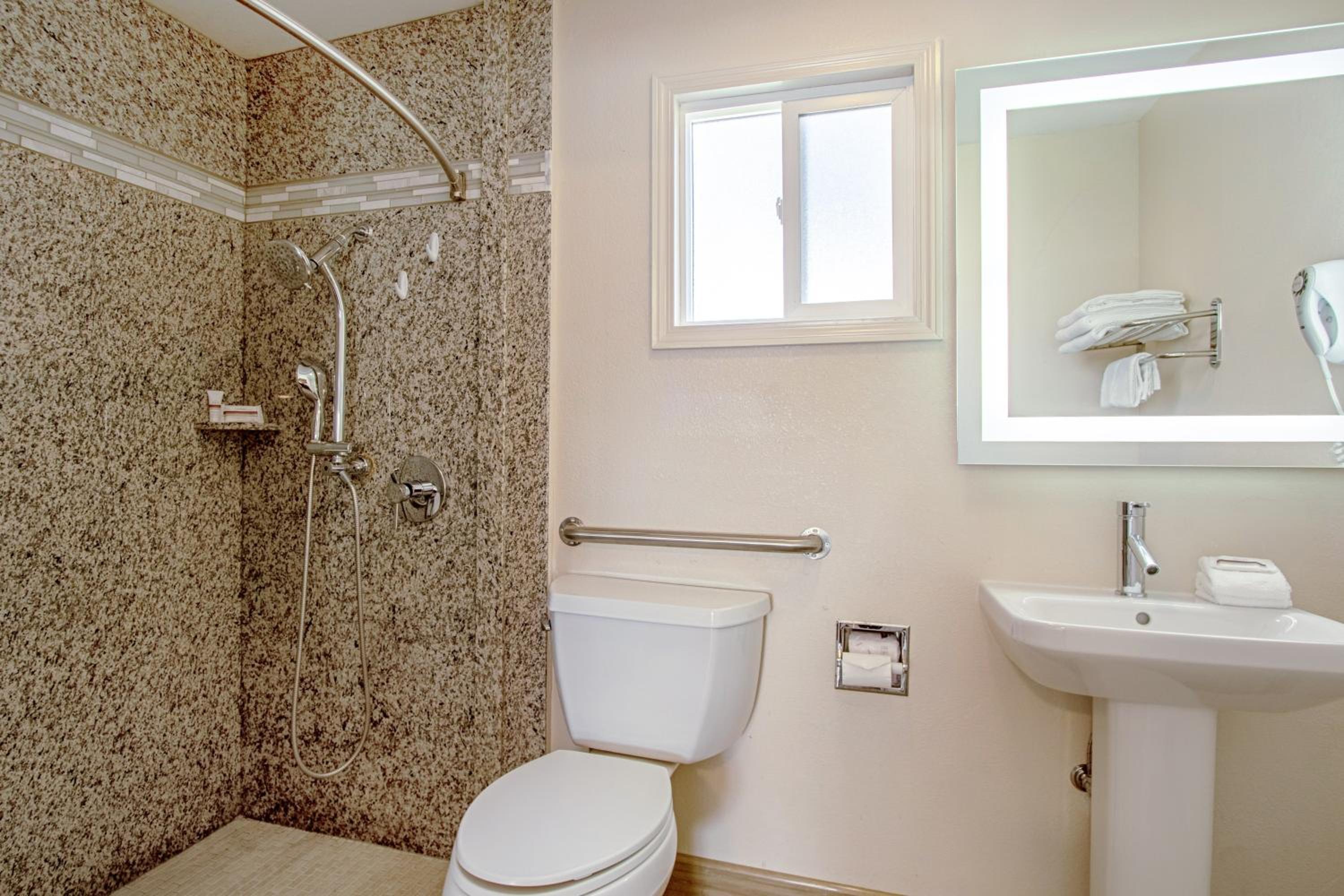  Suite King with Kitchen Non-Smoking - Photo 3