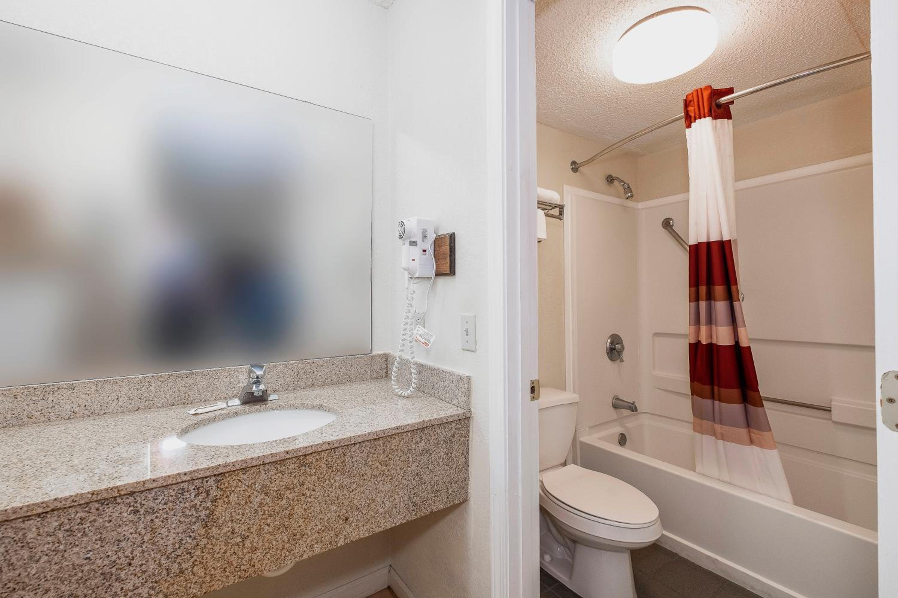 Superior King Room - Non-Smoking - Photo 6