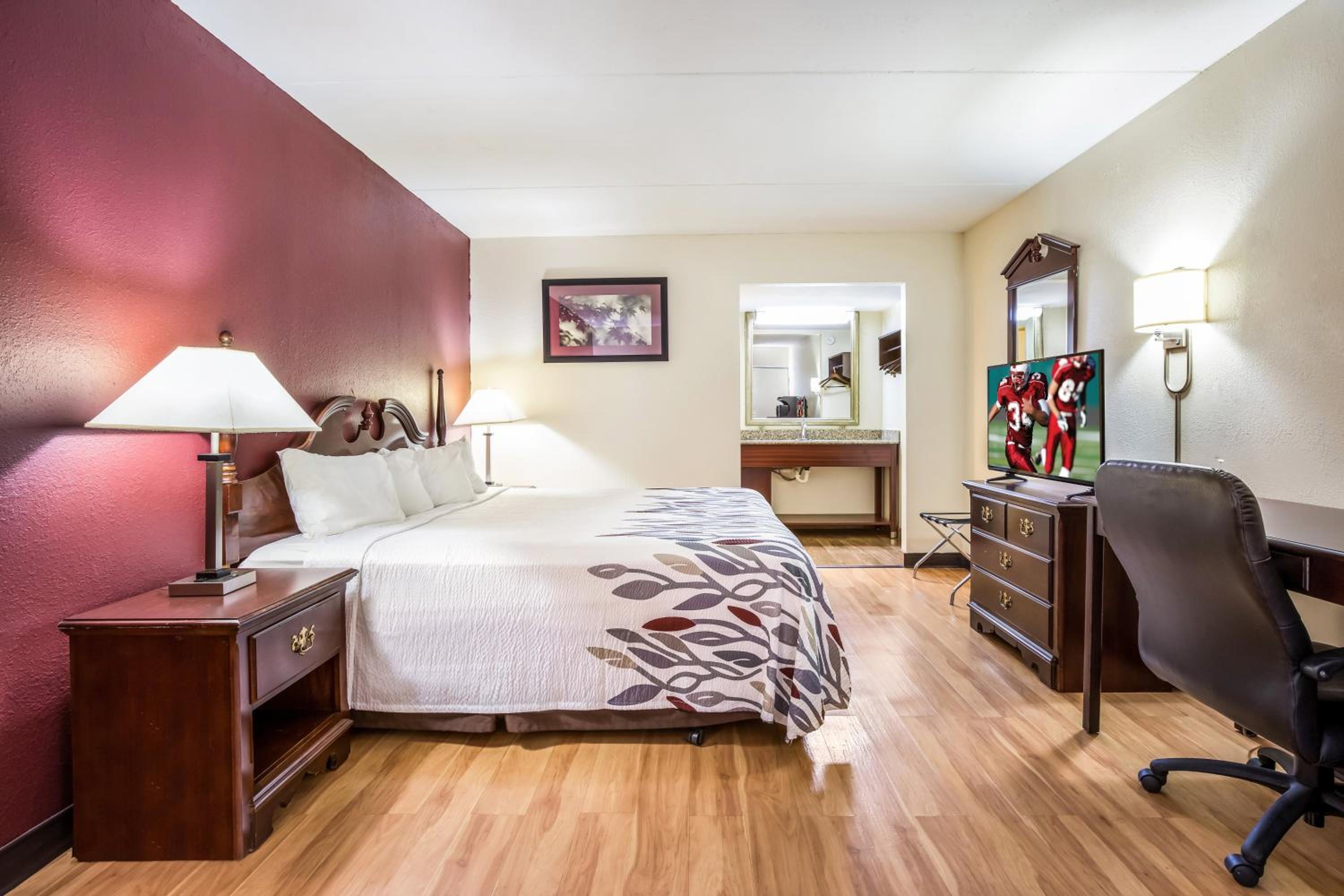 Superior King Room - Non-Smoking - Photo 2