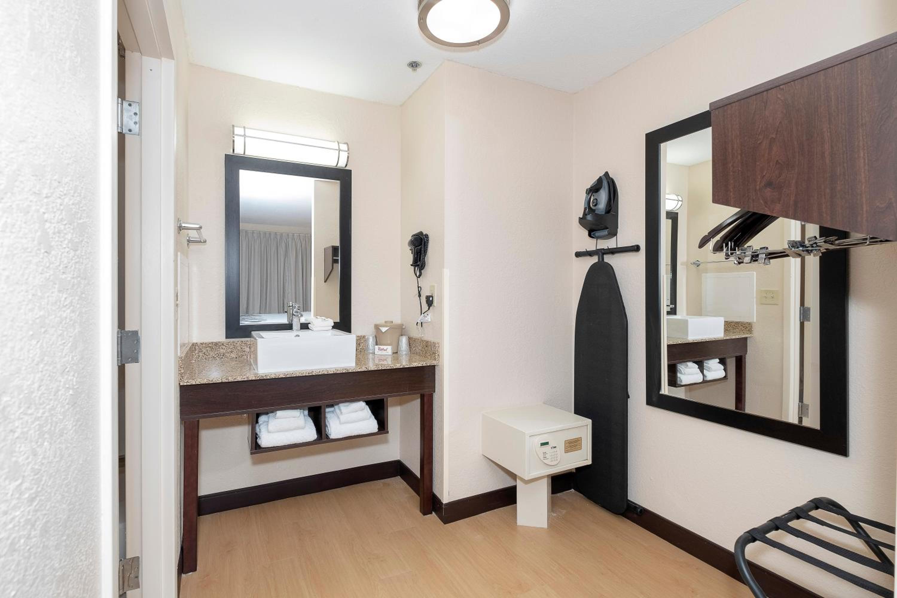 Superior King Room Smoke Free - Photo 5