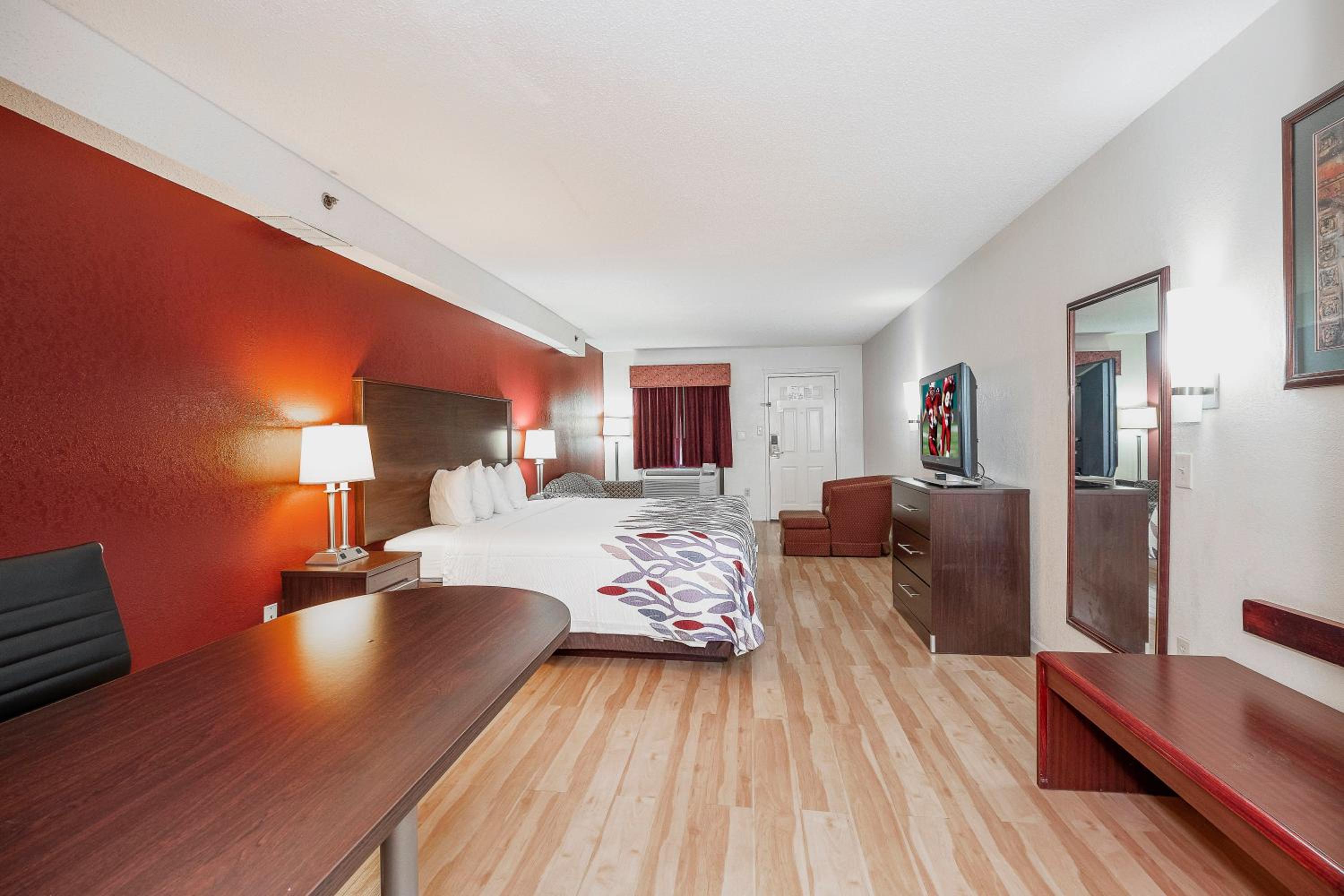 Suite King Room - Non-Smoking - Photo 7