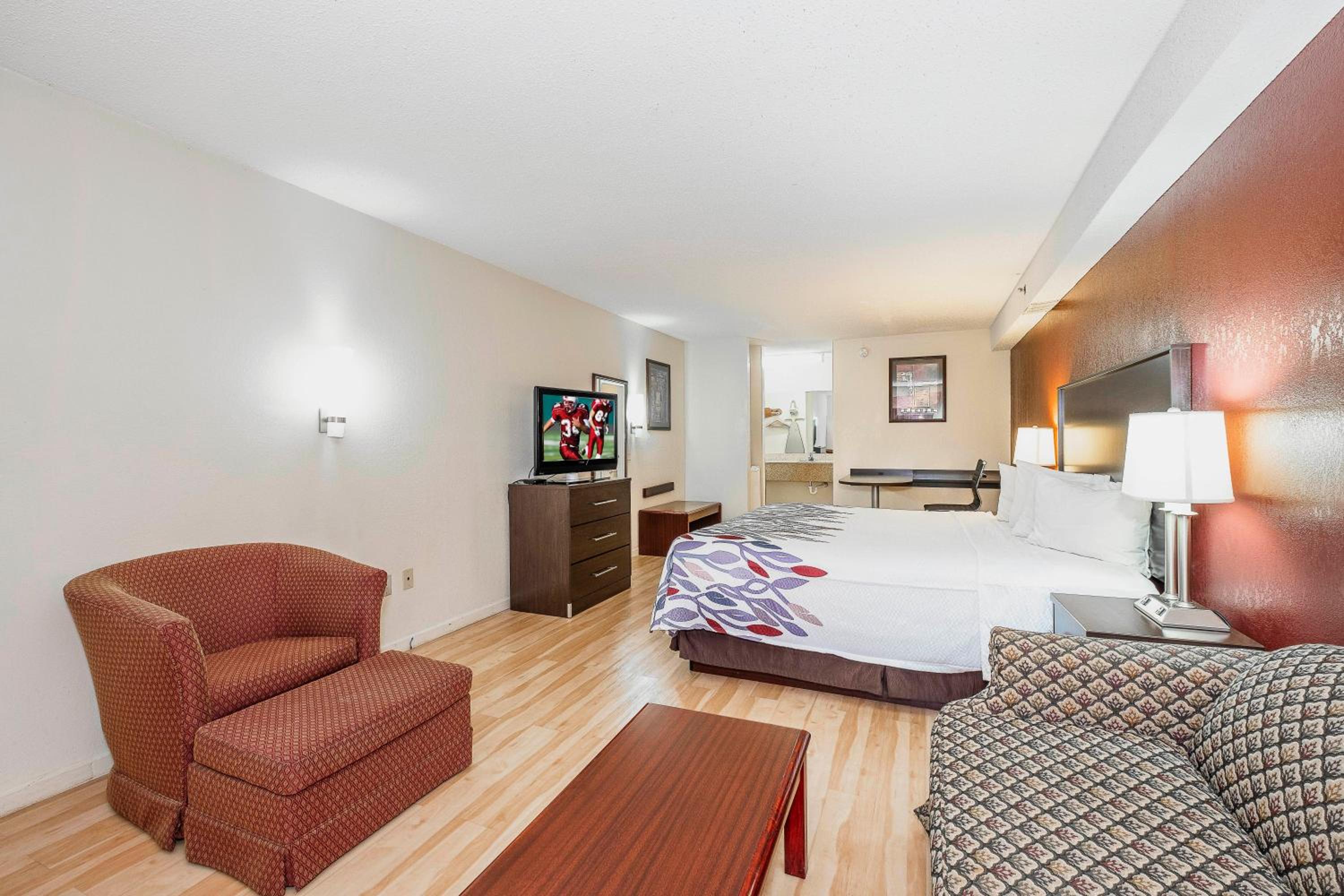 Suite King Room - Non-Smoking - Photo 2