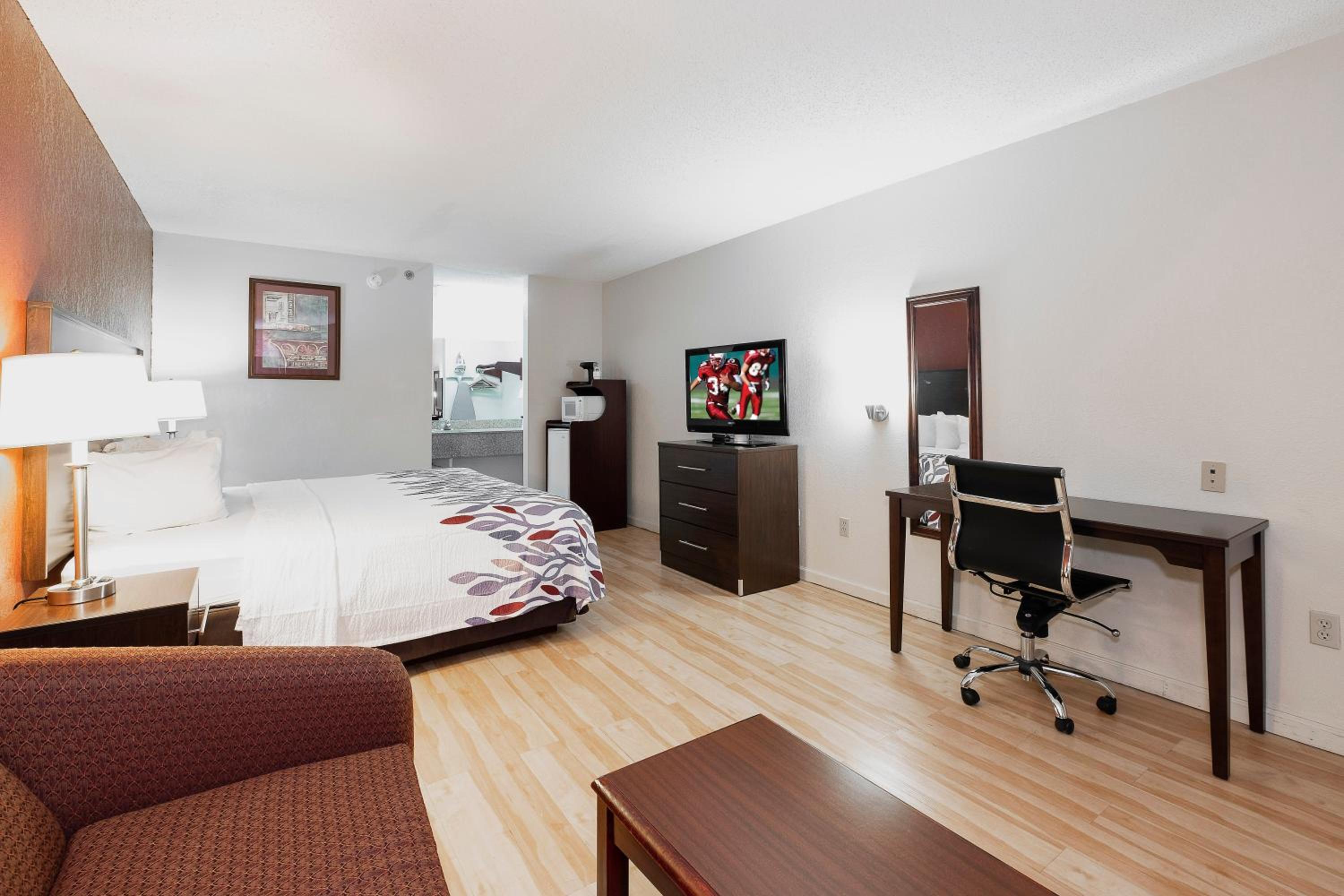 Superior King Room - Non-Smoking - Photo 7
