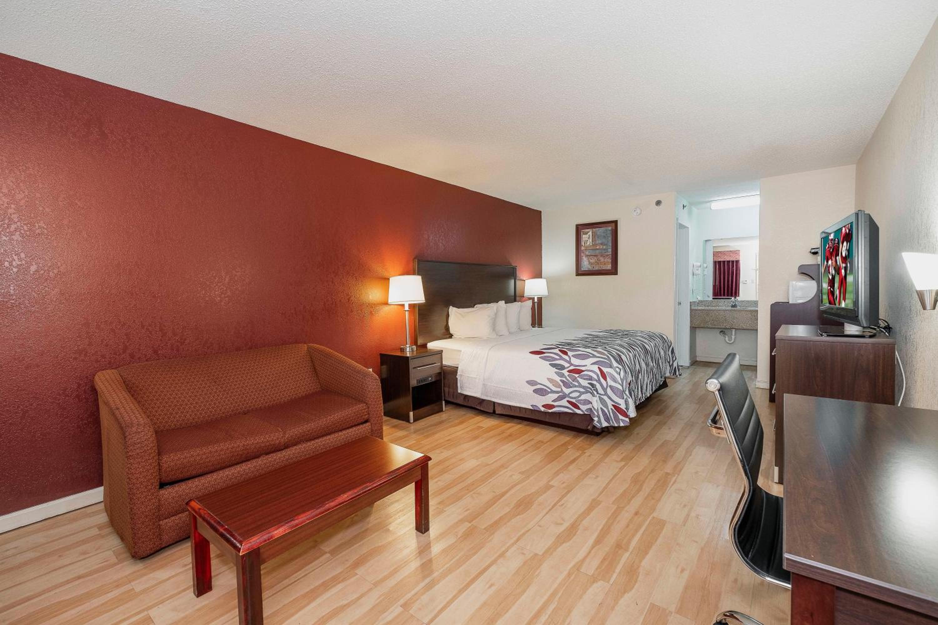 Superior King Room - Non-Smoking - Photo 5