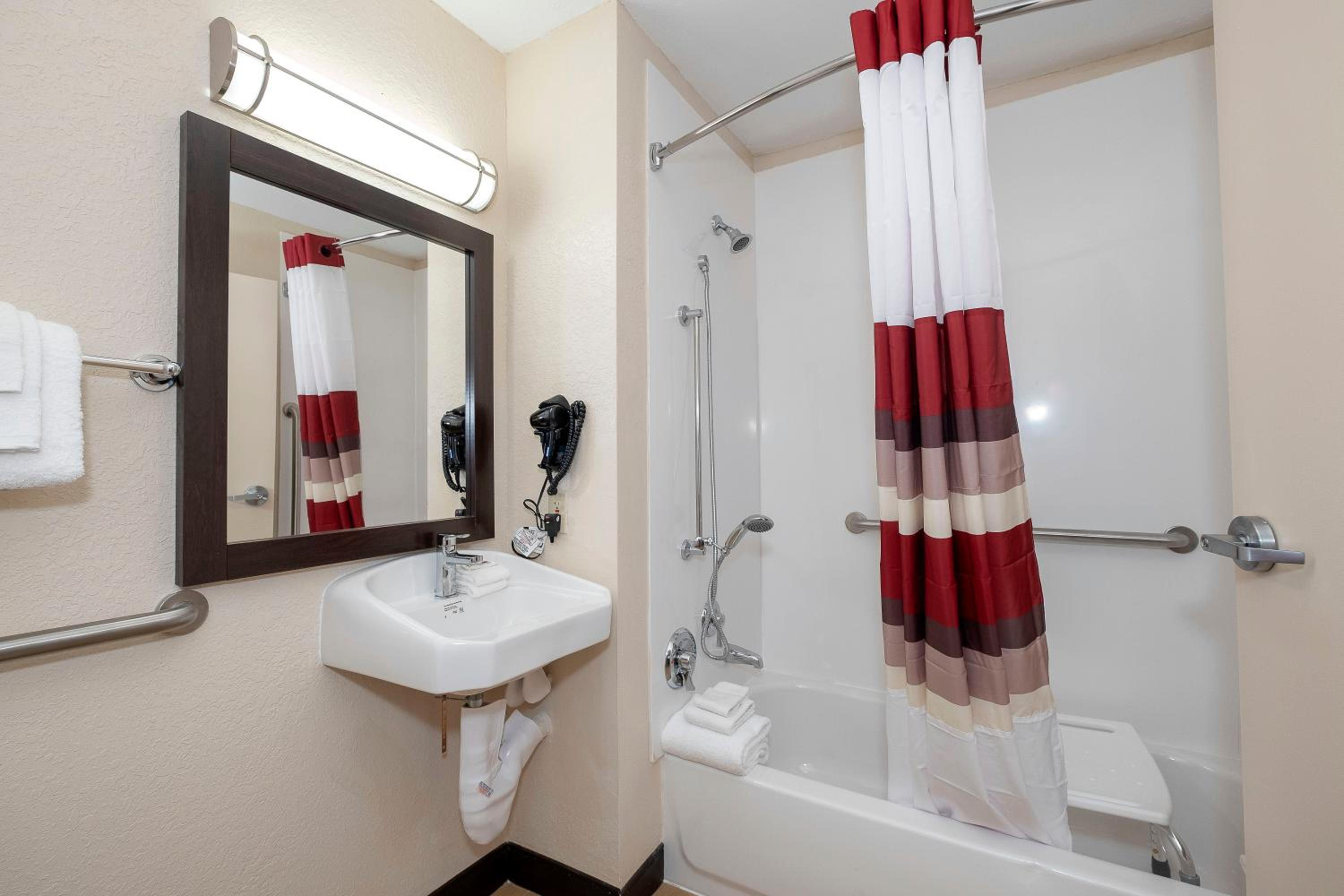 Premium King Room Disability Access Smoke Free (Upgraded Bedding and Snack Box) - Photo 9