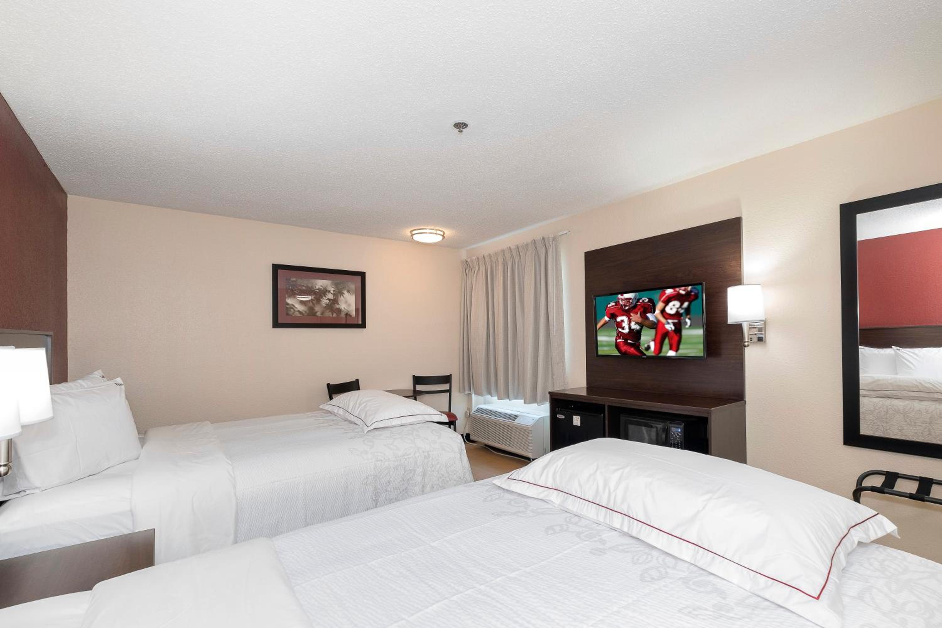 Premium Room with Two Double Beds Smoke Free (Upgraded Bedding and Snack Box) - Photo 4