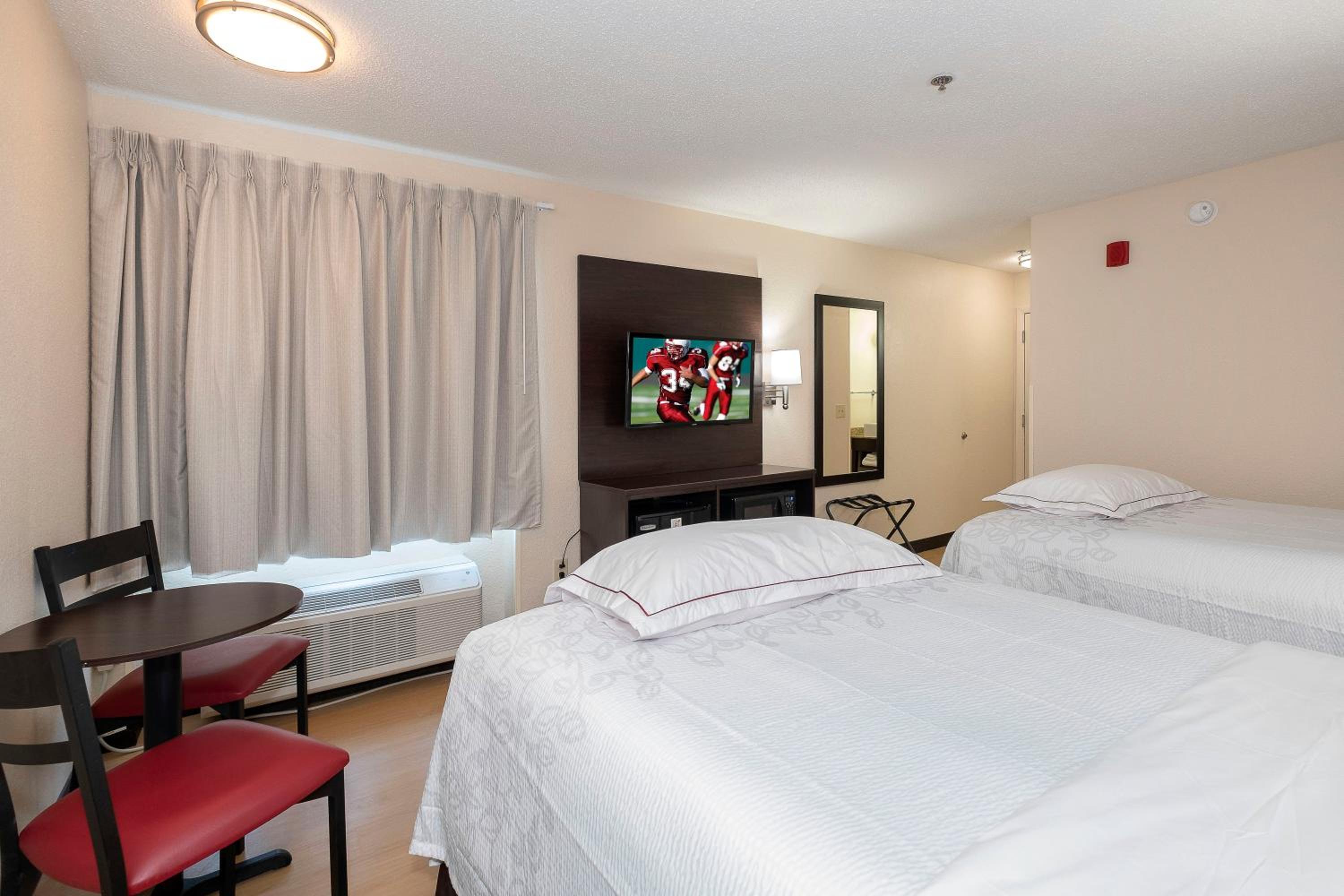 Premium Room with Two Double Beds Smoke Free (Upgraded Bedding and Snack Box) - Photo 8