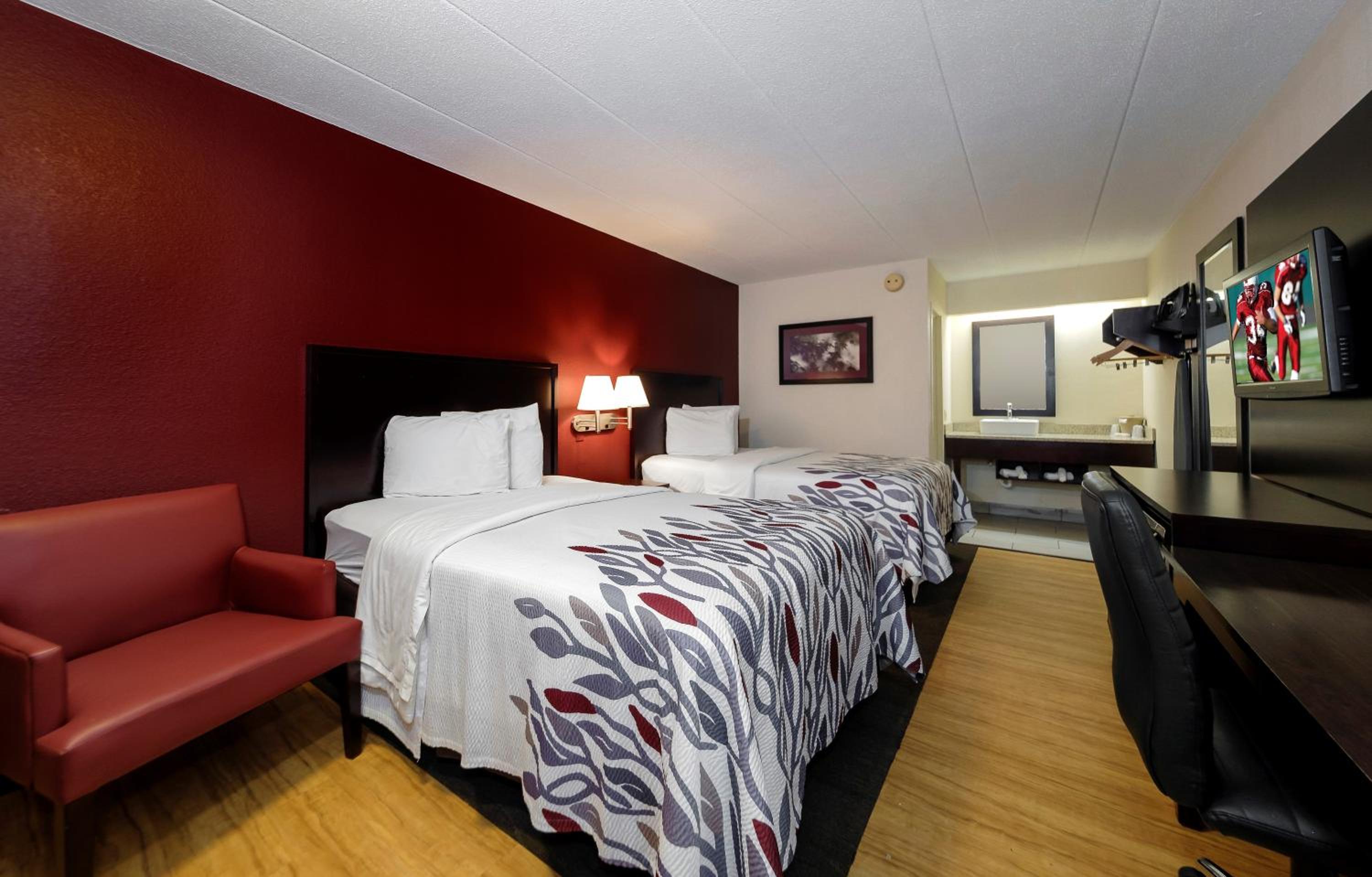 Deluxe Room with Two Double Beds Smoke Free - Photo 1