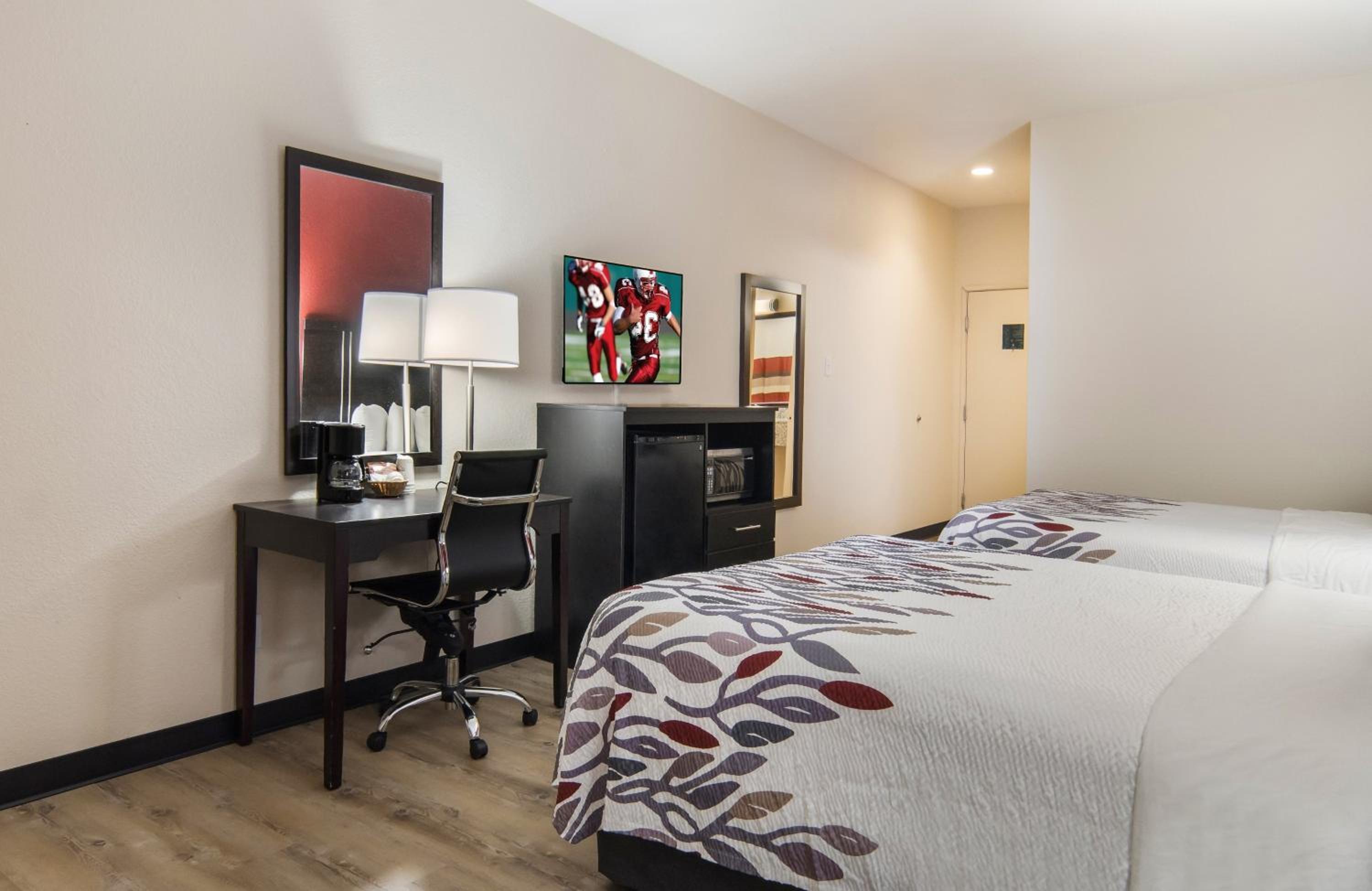 Deluxe Room with Two Double Beds Smoke Free photo 2