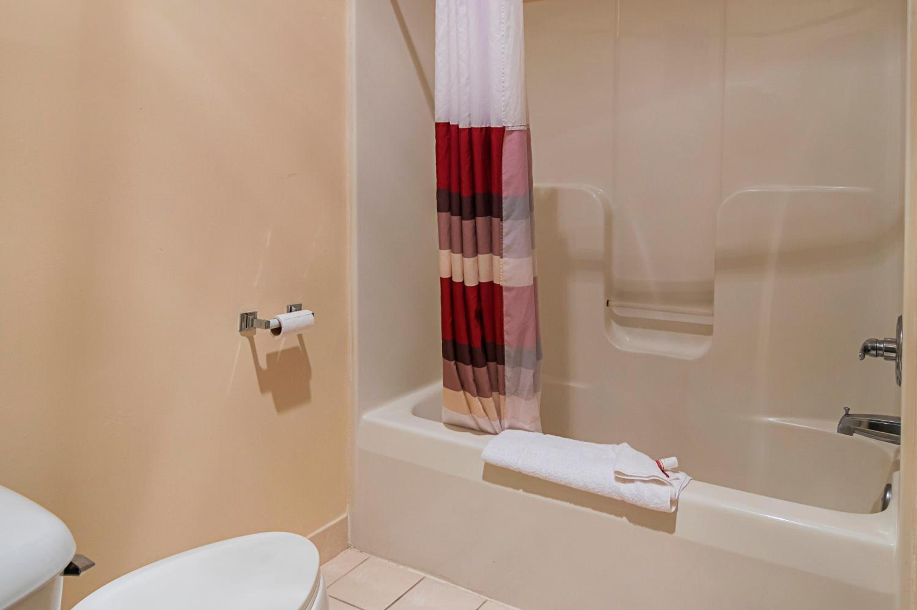 Deluxe Room with Two Double Beds Non-Smoking - Photo 6