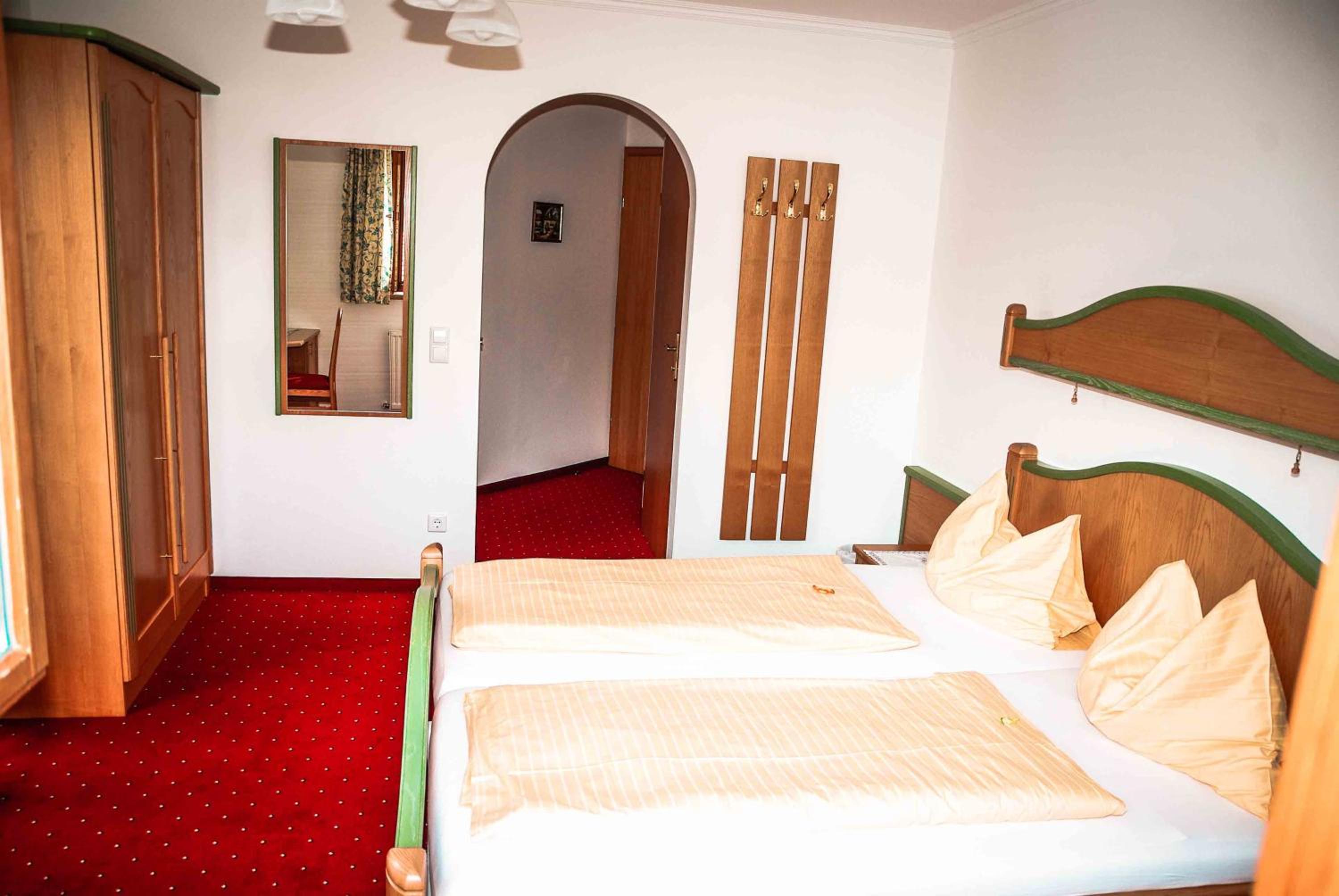 Two-Bedroom Apartment with Balcony (5 Adults)