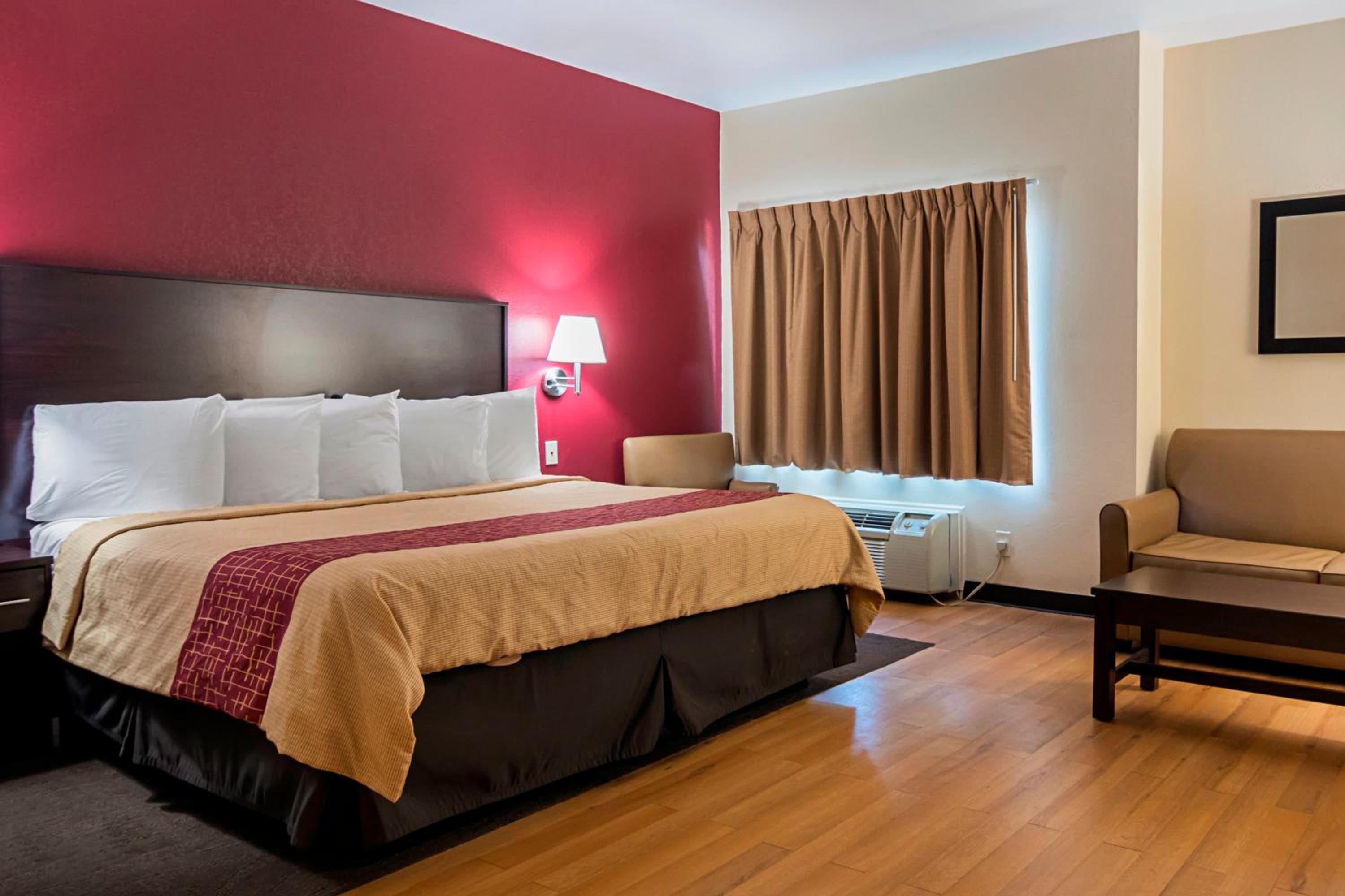 Suite King with Spa Bath Non-Smoking - Photo 1