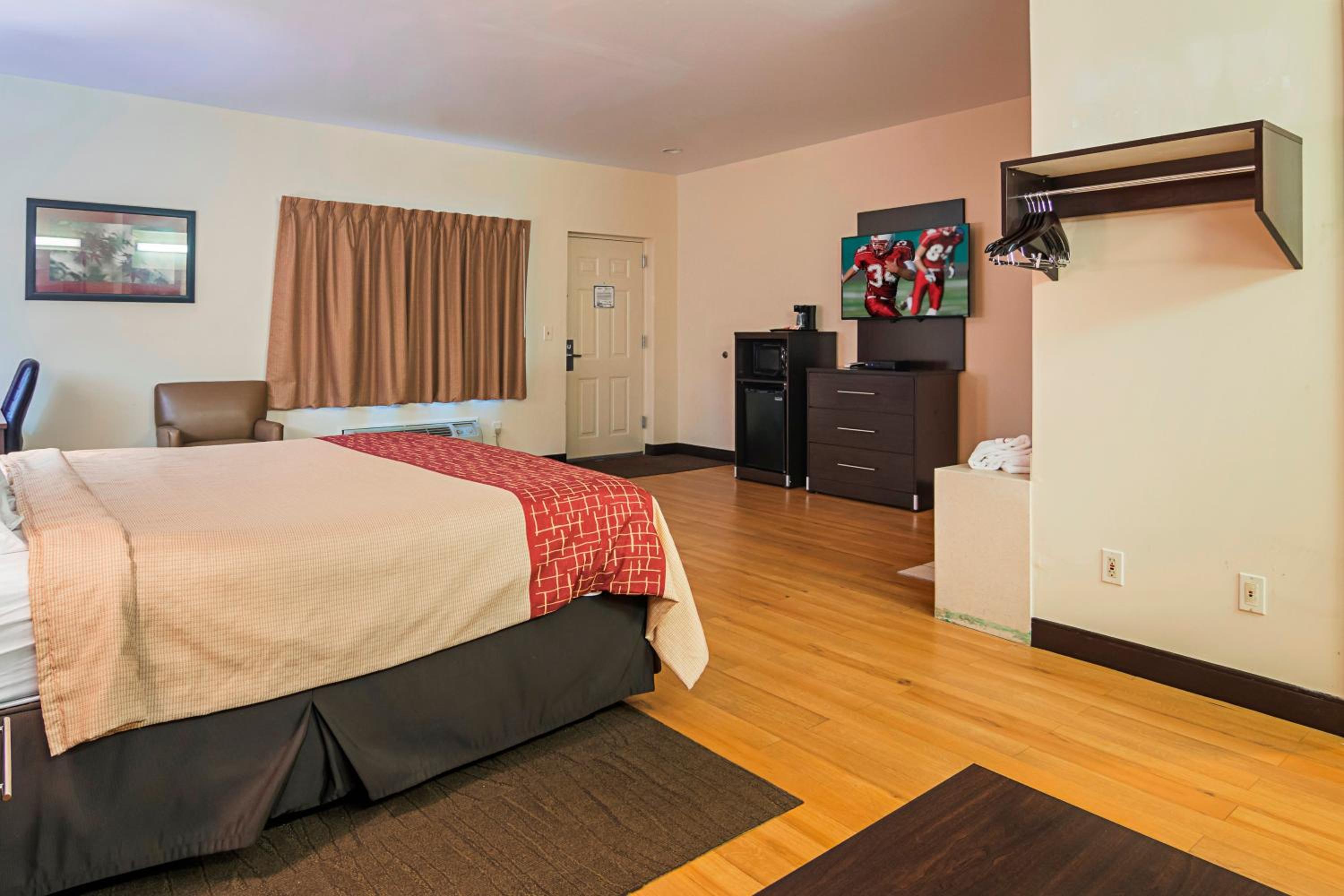 Suite King with Spa Bath Non-Smoking - Photo 6
