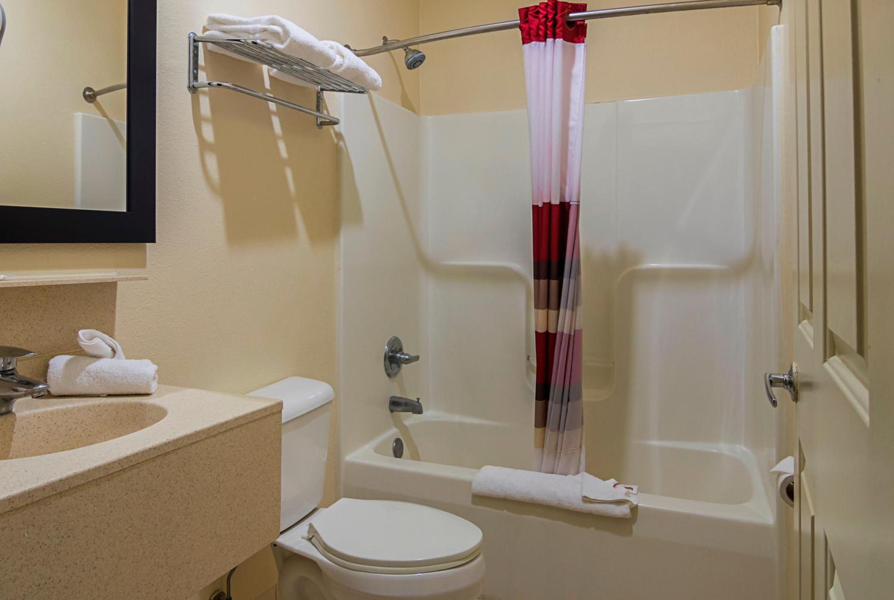 Suite King with Spa Bath Non-Smoking - Photo 8
