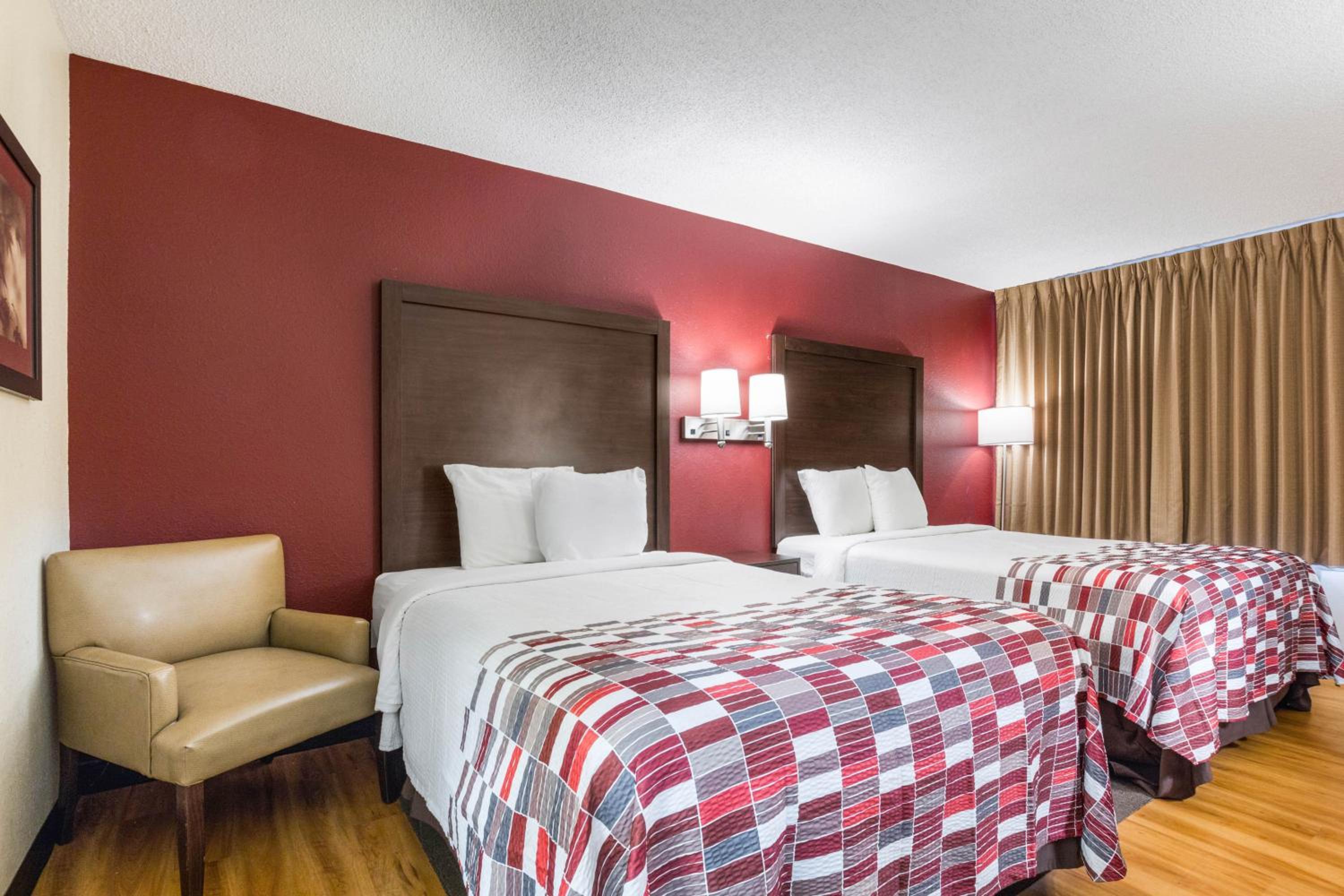 Deluxe Double Room with Two Double Beds – Smoking photo 3