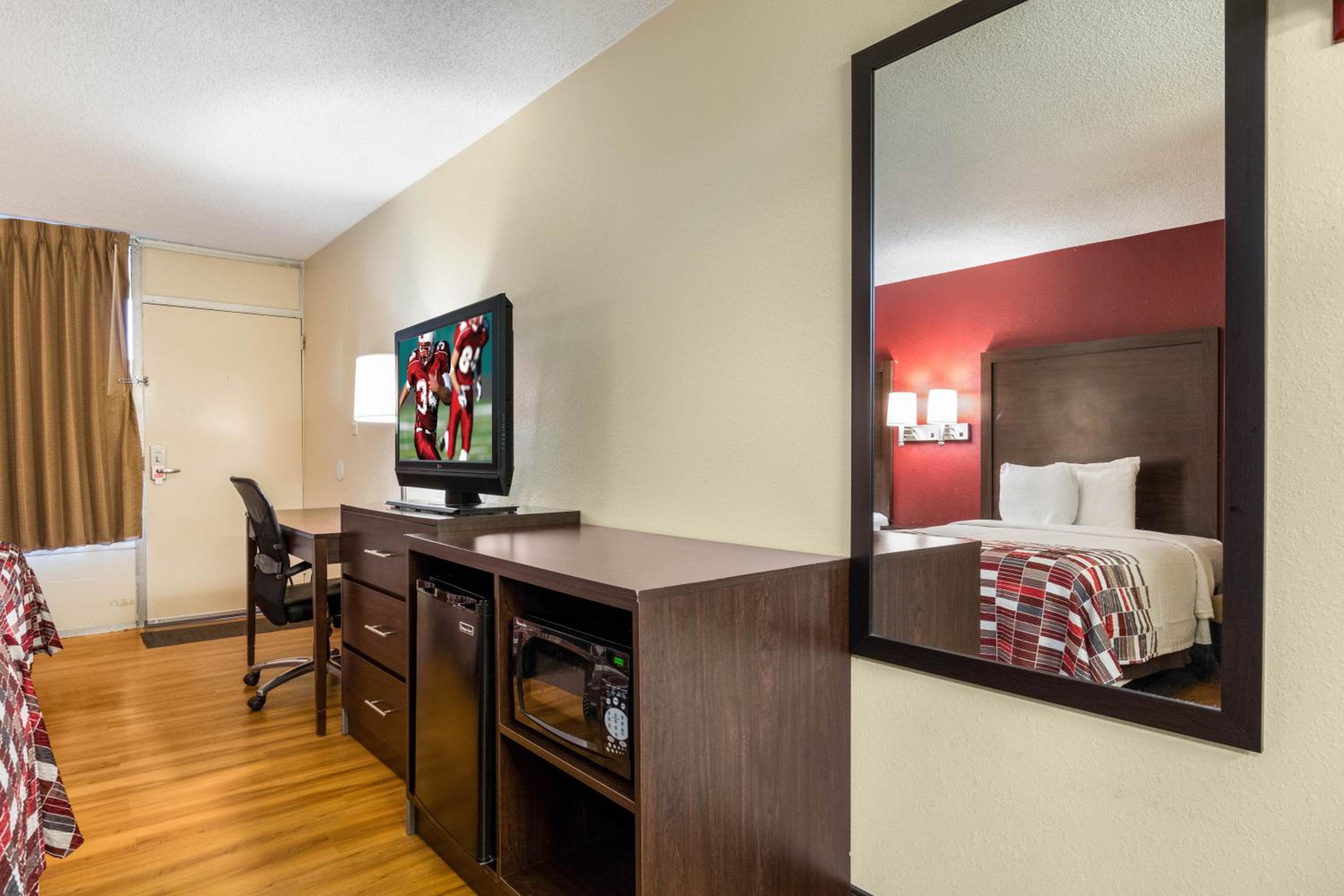 Deluxe Double Room with Two Double Beds – Non Smoking photo 3
