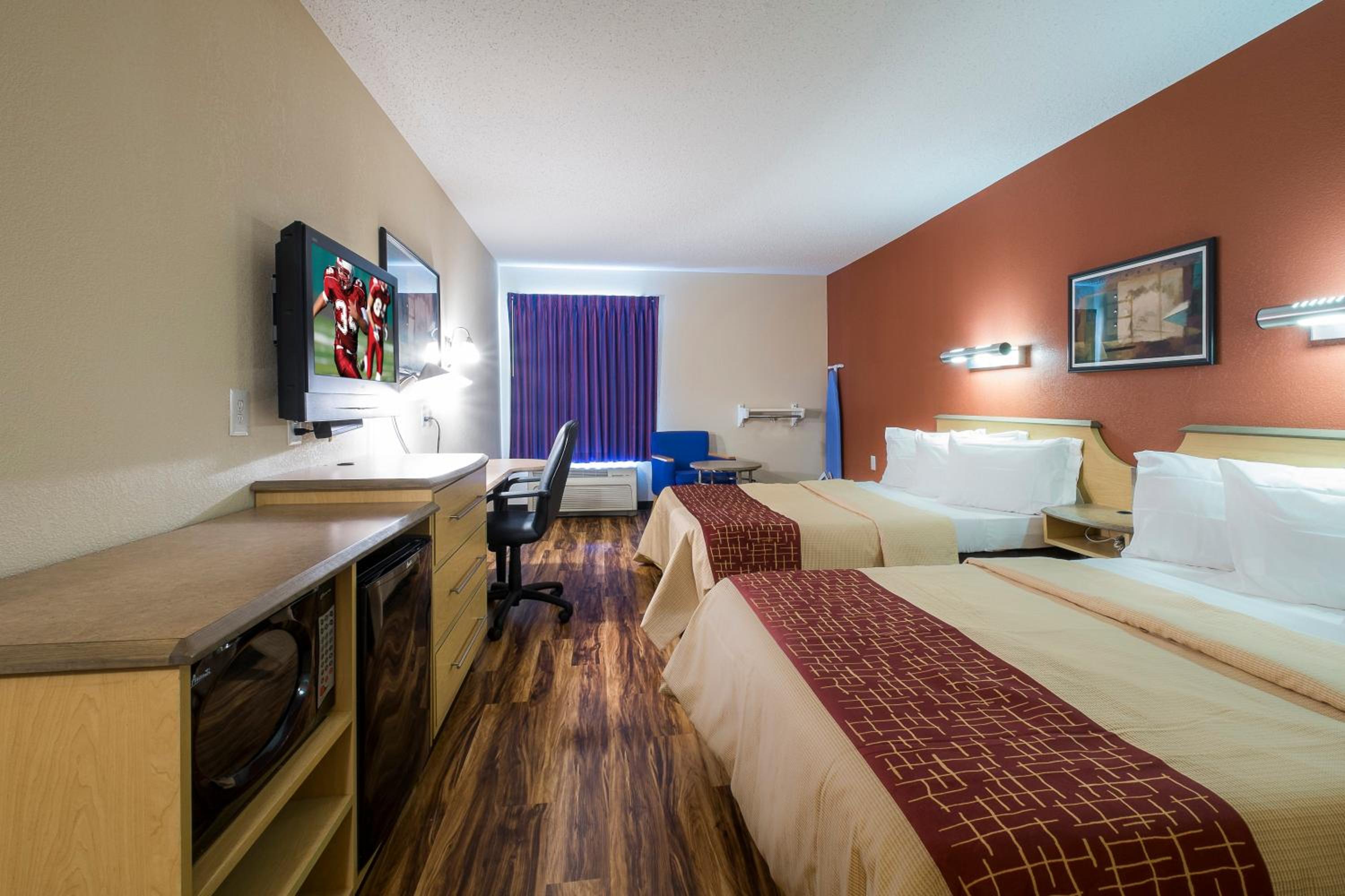 Deluxe Room with Two Double Beds Non-Smoking photo 2
