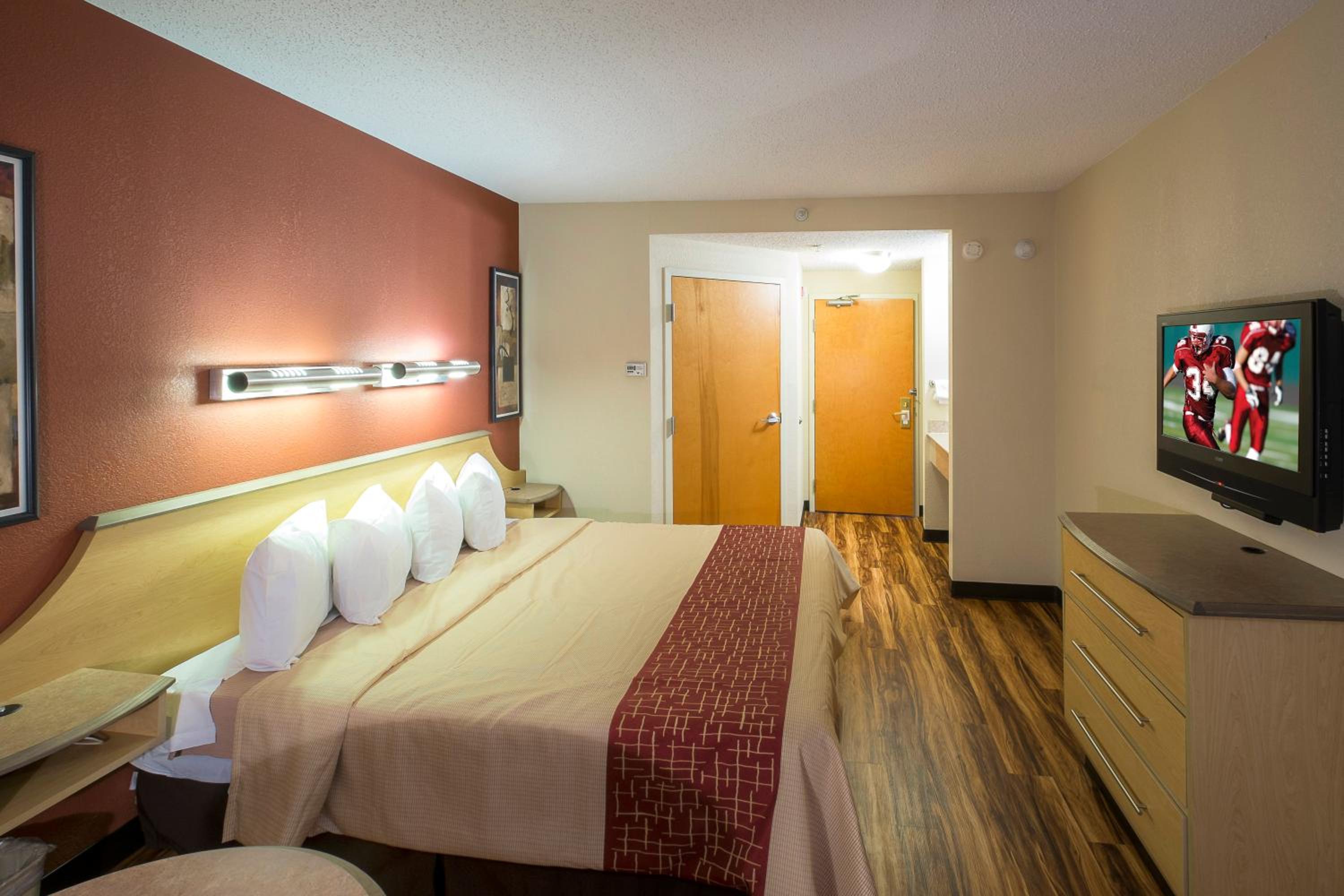 Deluxe King Room Non-Smoking