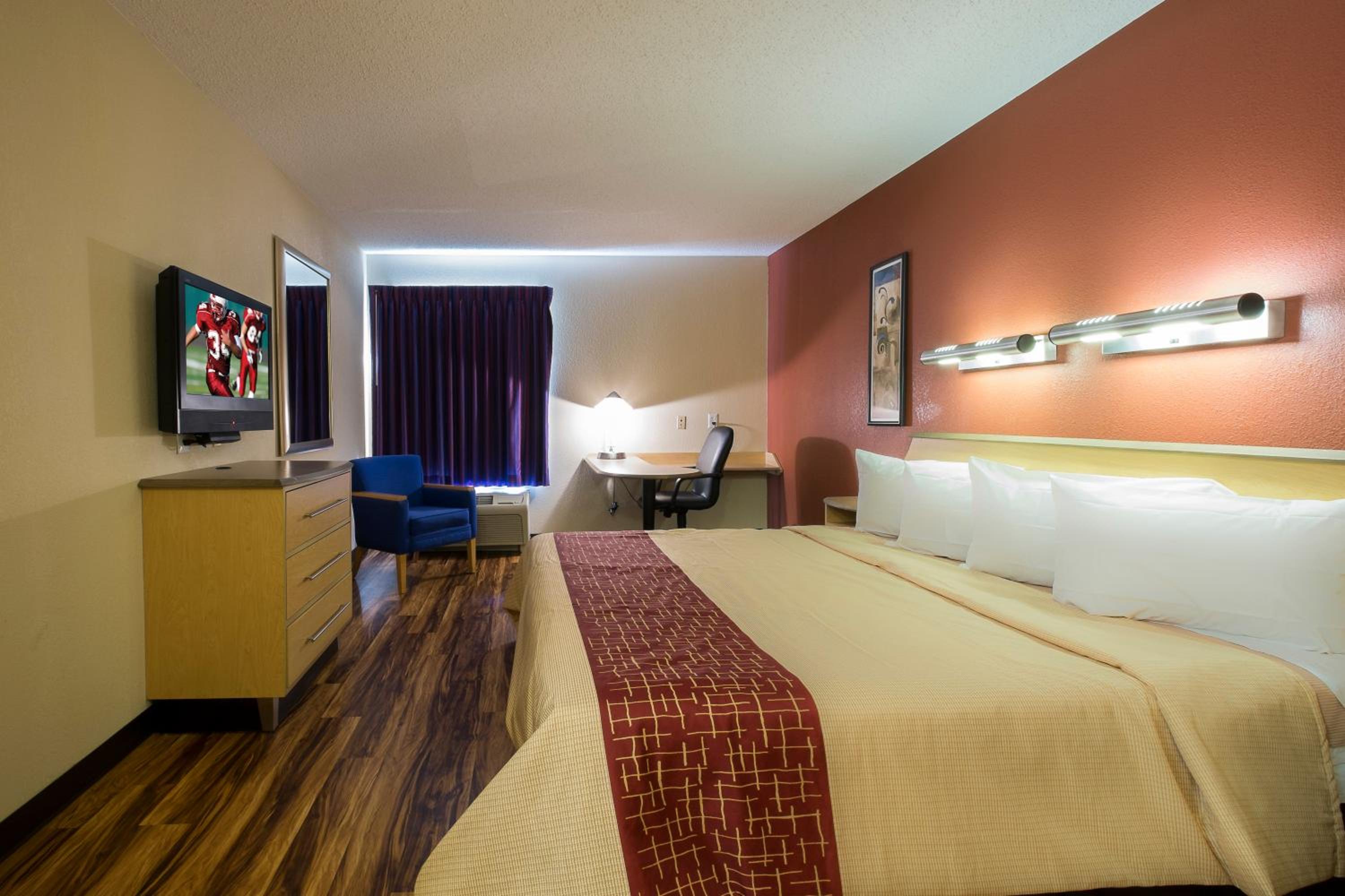 Suite King with Spa Bath Non-Smoking