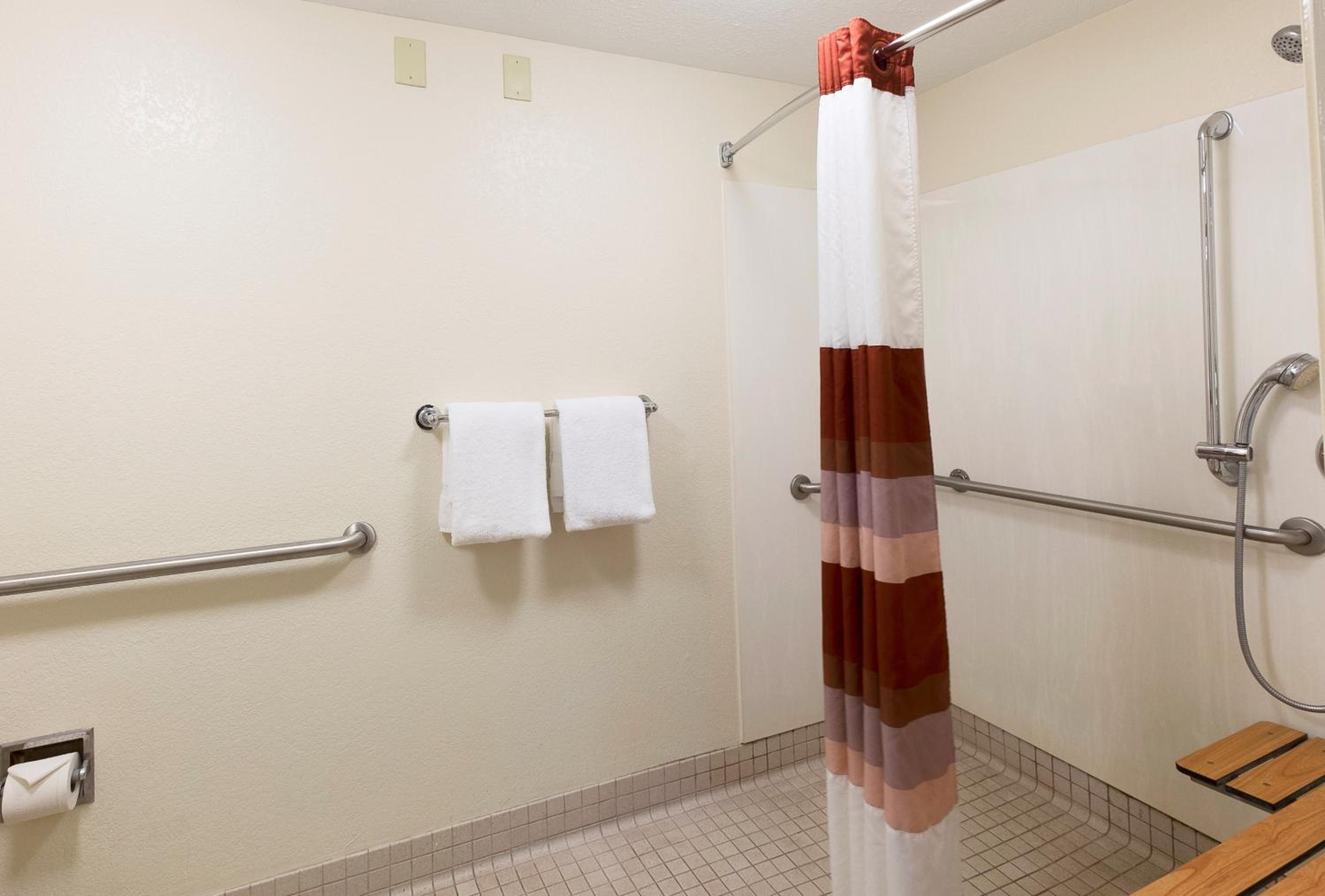 Standard Room with One Double Bed Disability Access Roll-In Shower Smoke Free photo 3