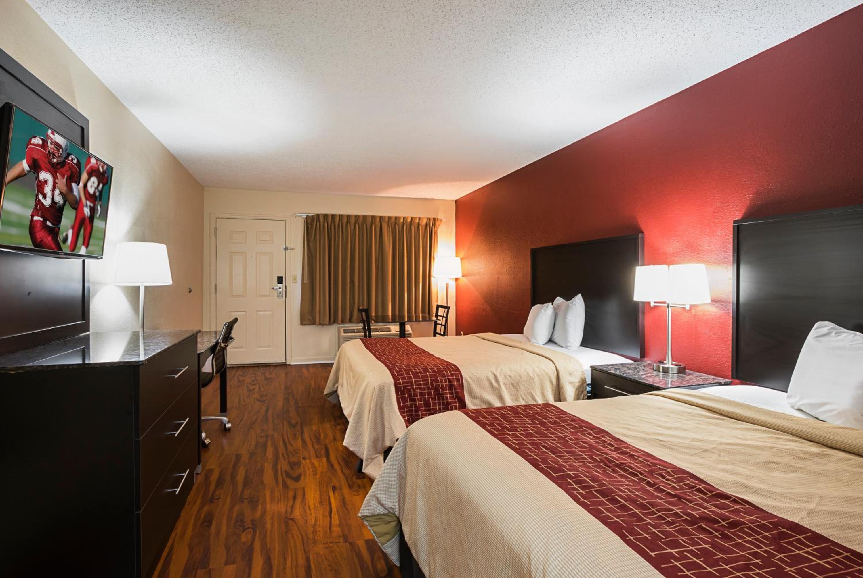Superior Room with Two Queen Beds Non-Smoking photo 3