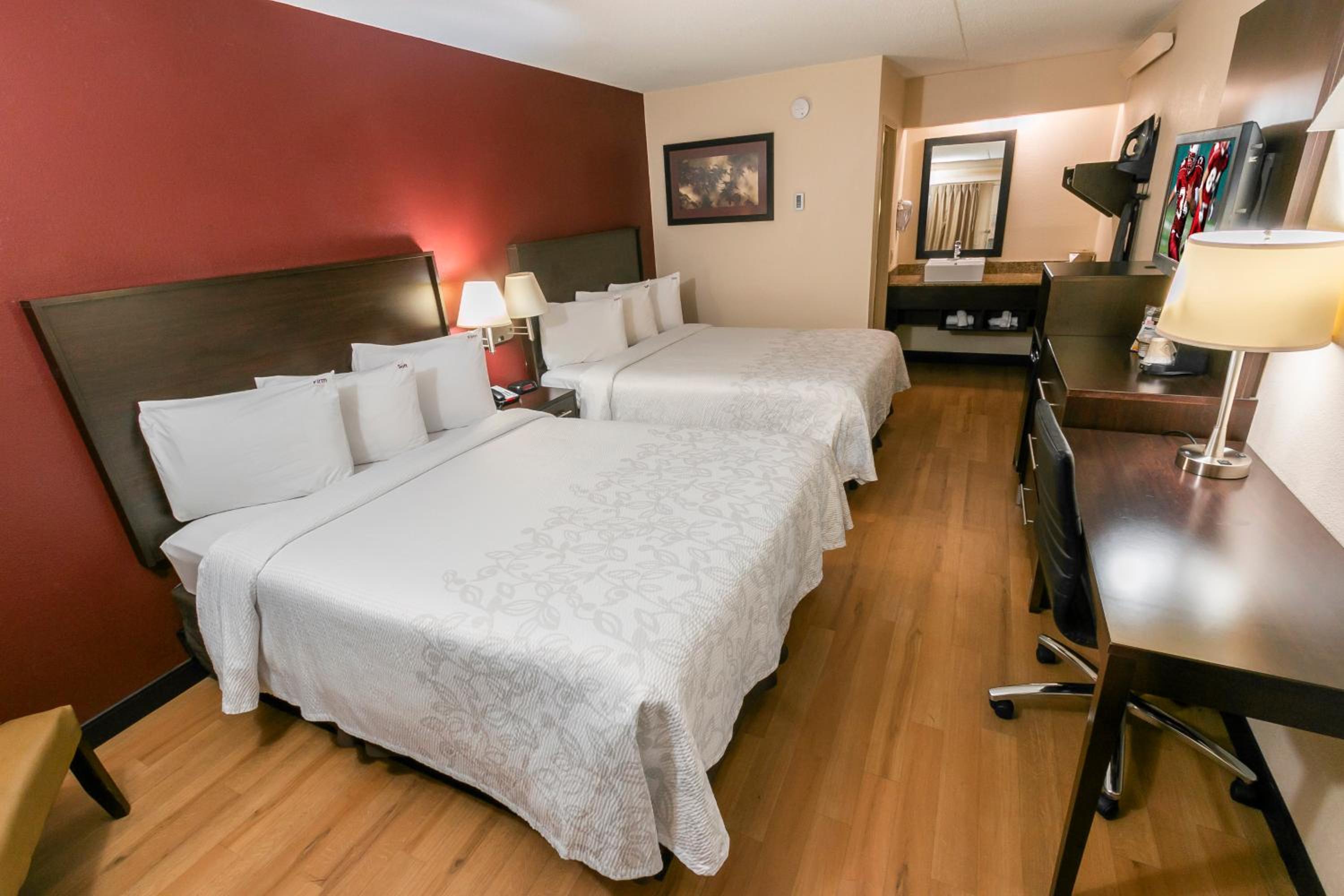Deluxe Room with Two Double Beds Smoke Free - Photo 1