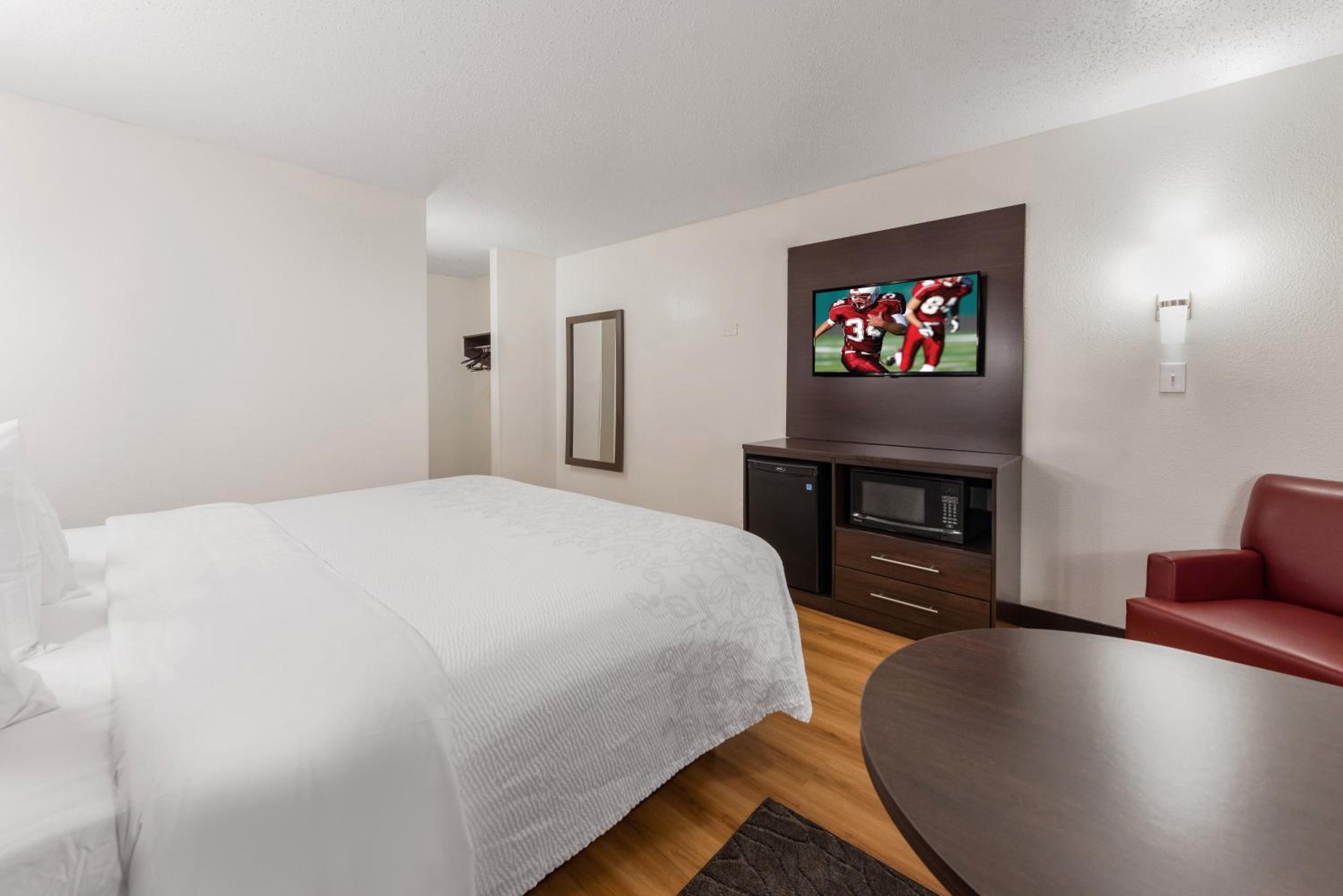 Superior King Room Smoke Free photo 3