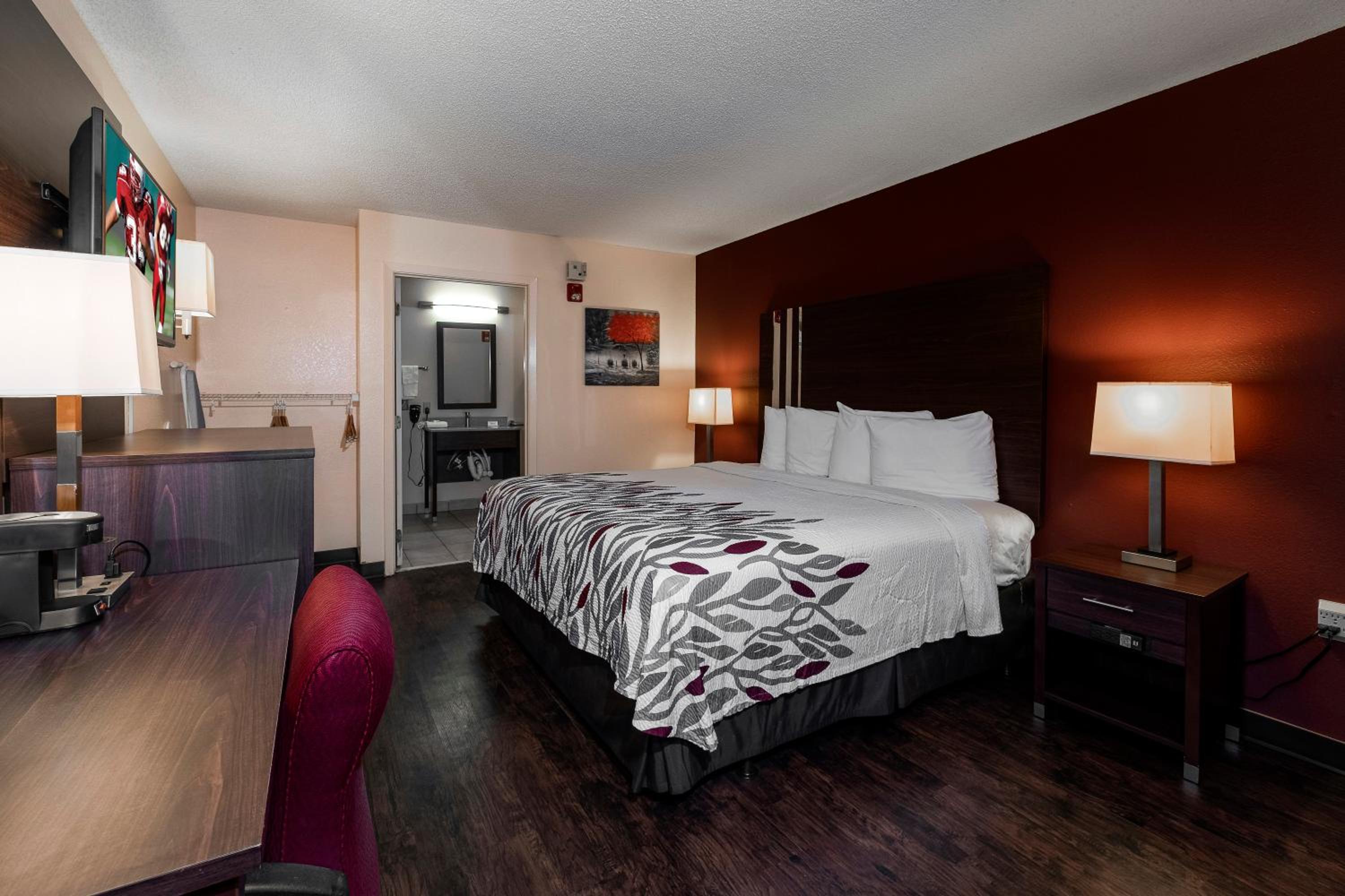 Deluxe King Room Non-Smoking - Photo 1