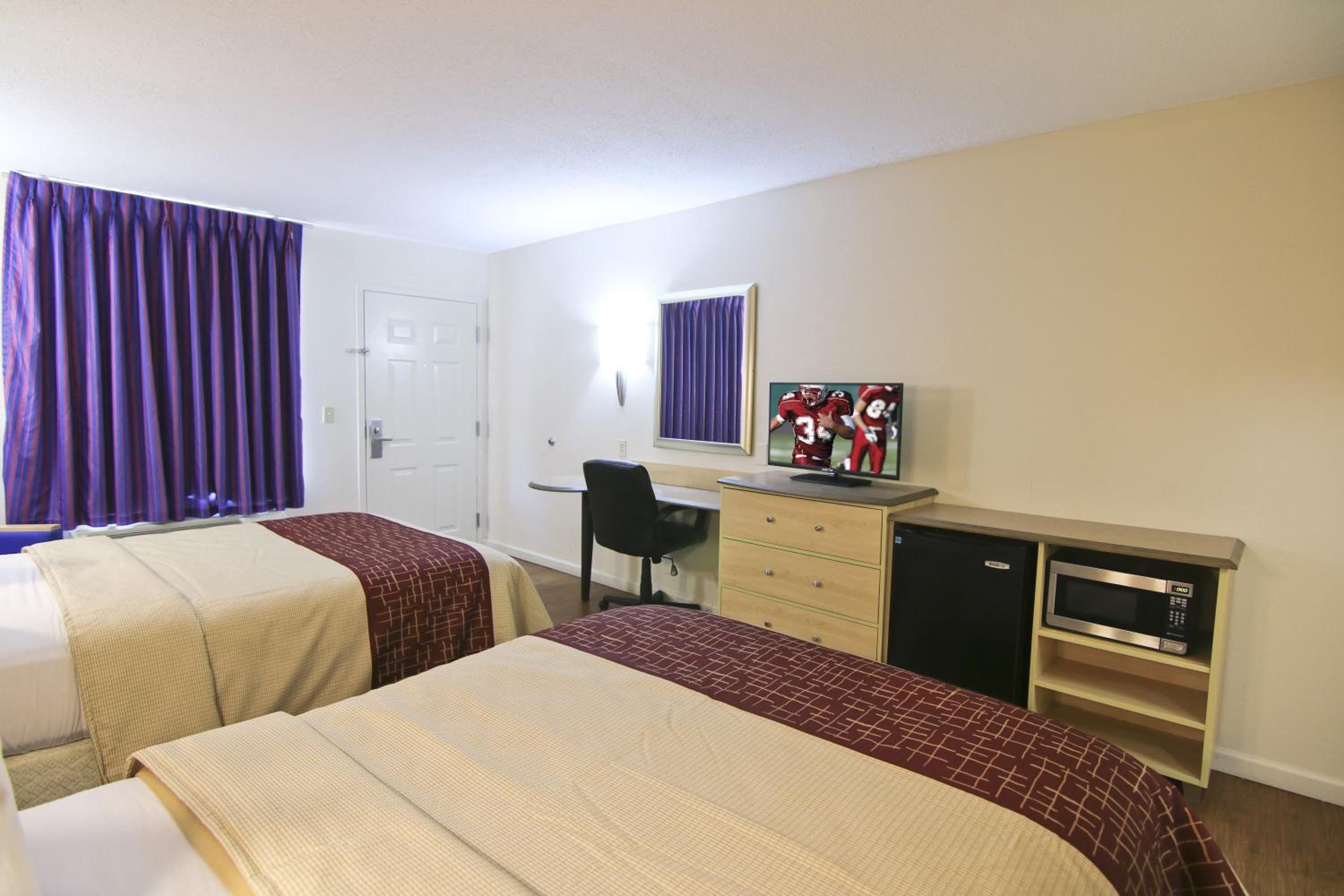 Deluxe Room with Two Double Beds Non-Smoking - Photo 1
