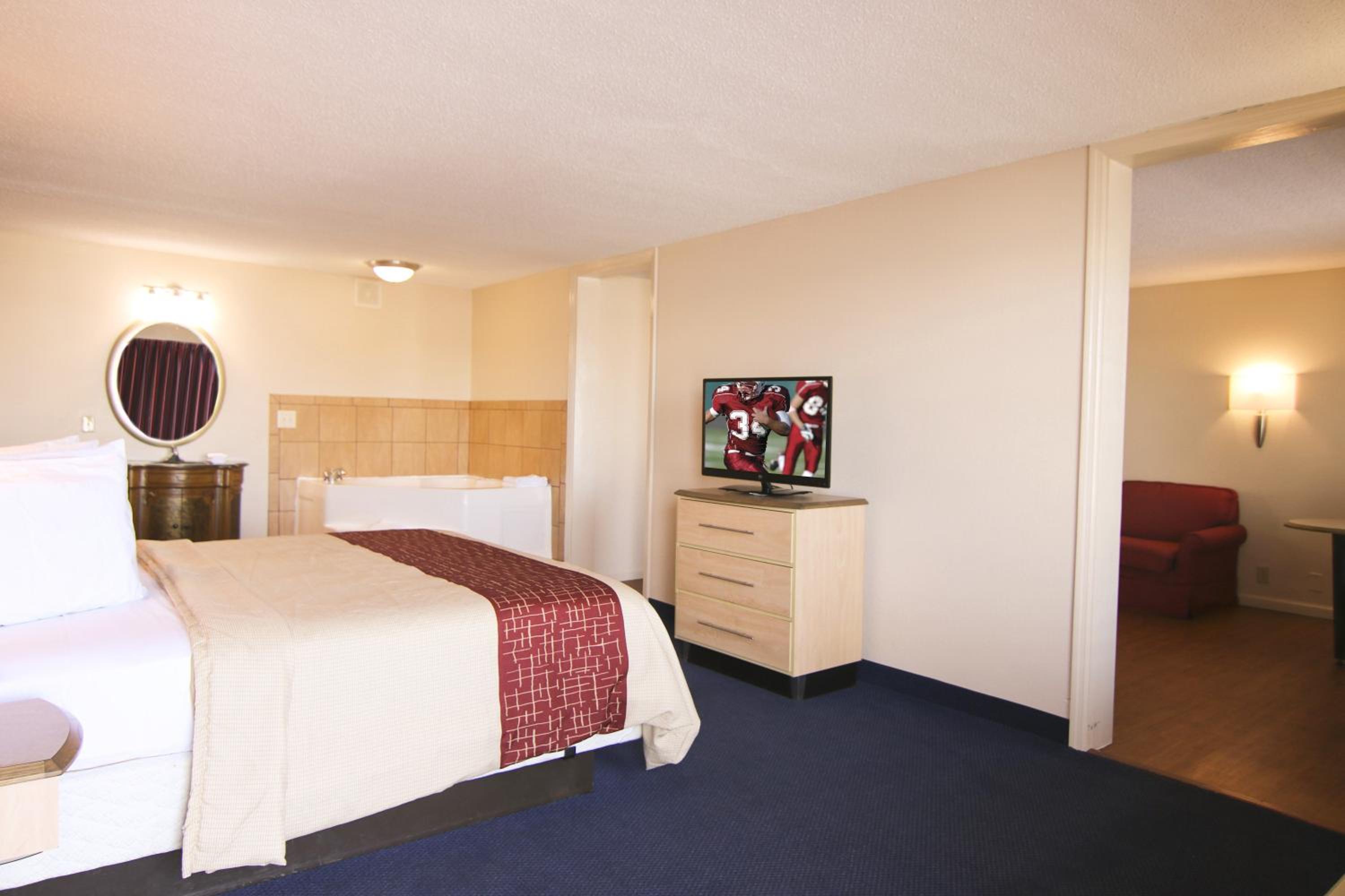 Two Room Suite with One King Bed with Spa Bath Non-Smoking - Photo 6
